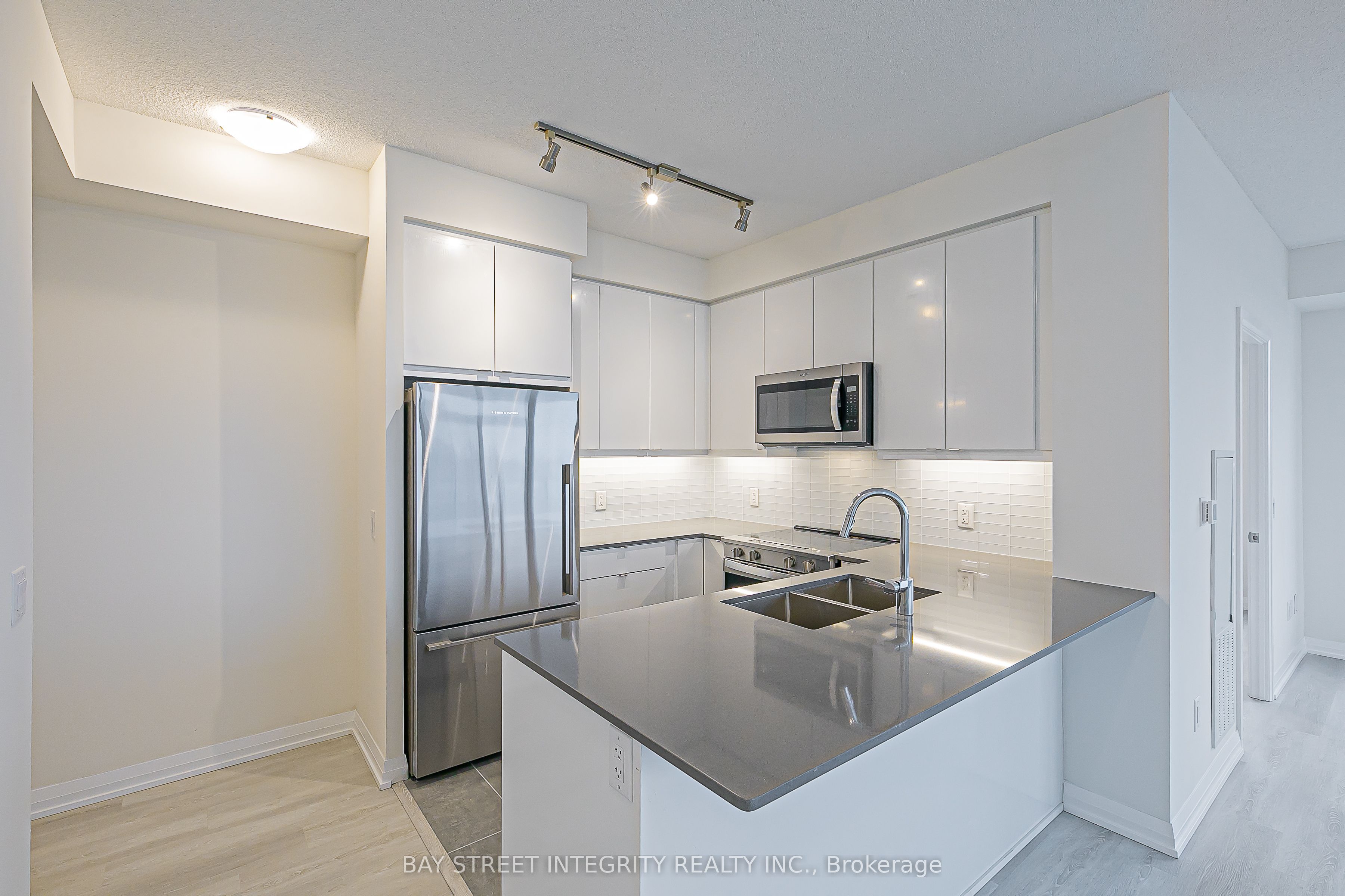 3260 Sheppard Avenue E 710 Property Photo 5