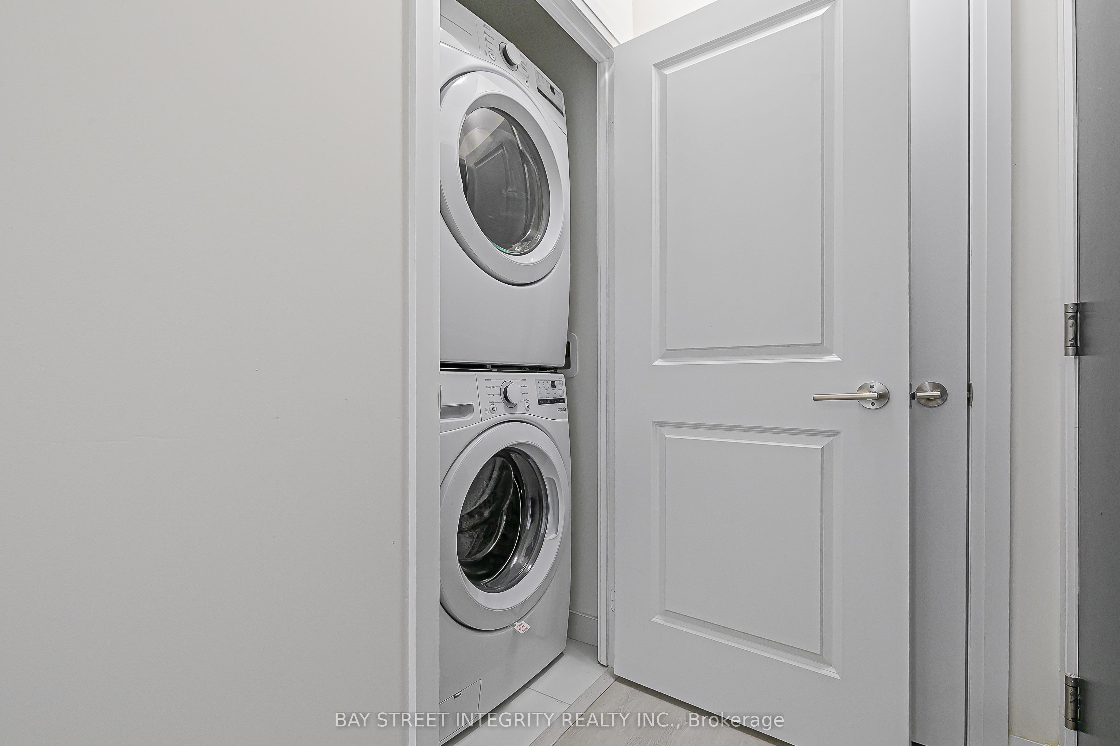 3260 Sheppard Avenue E 710 Property Photo 19