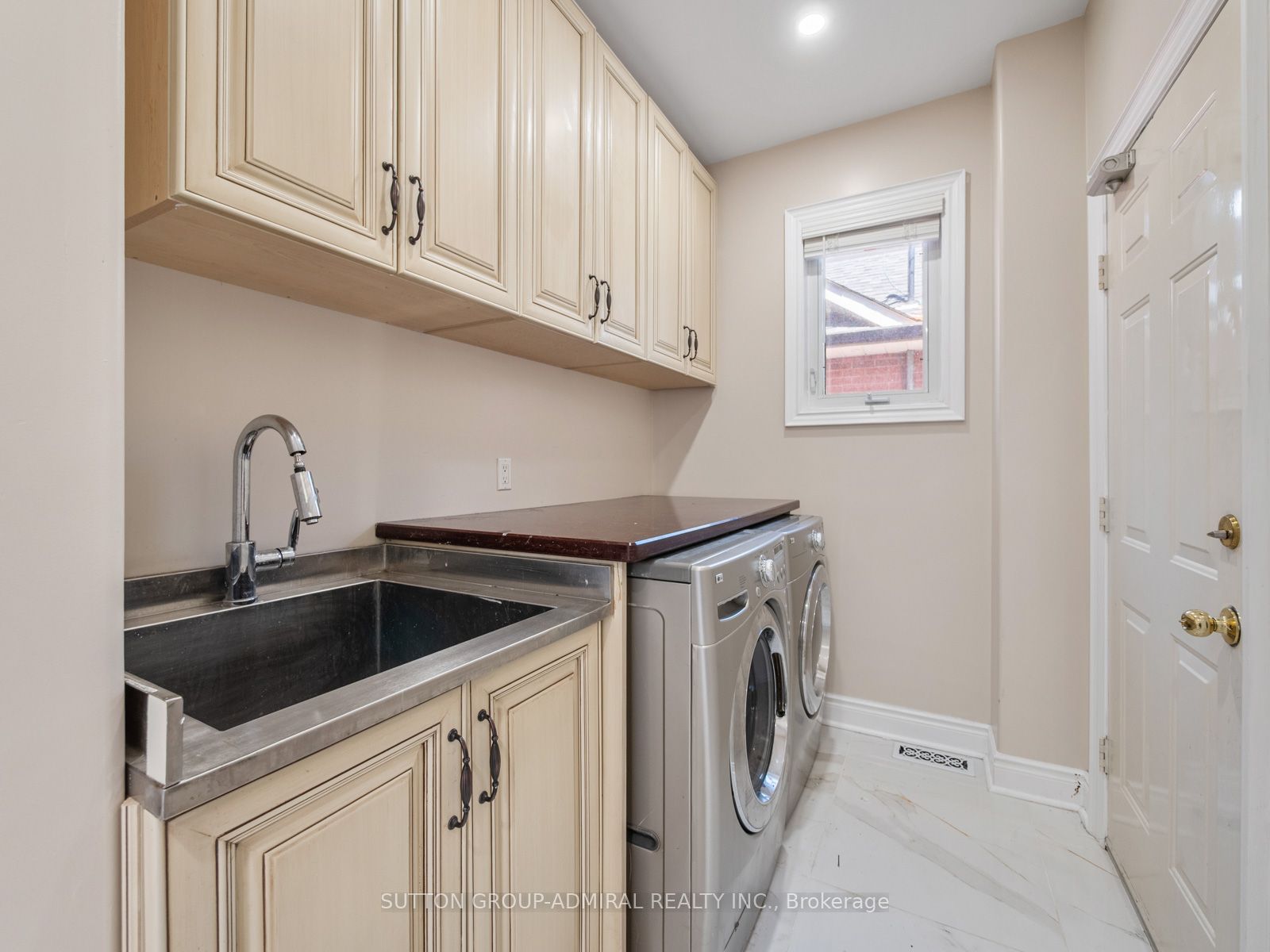 18 Thatcher Avenue Property Photo 21