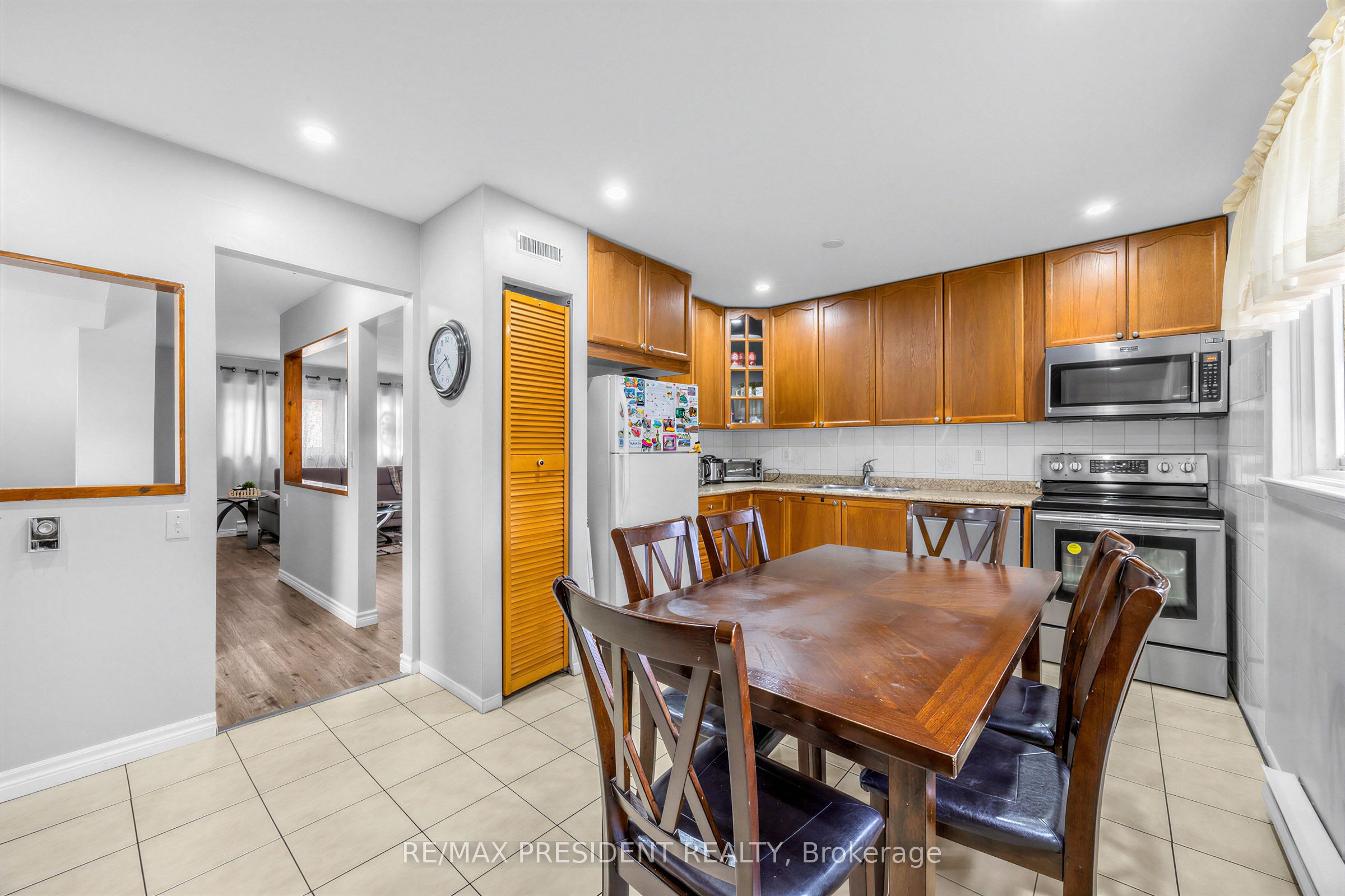 120 Murison Boulevard 20 Property Photo 6
