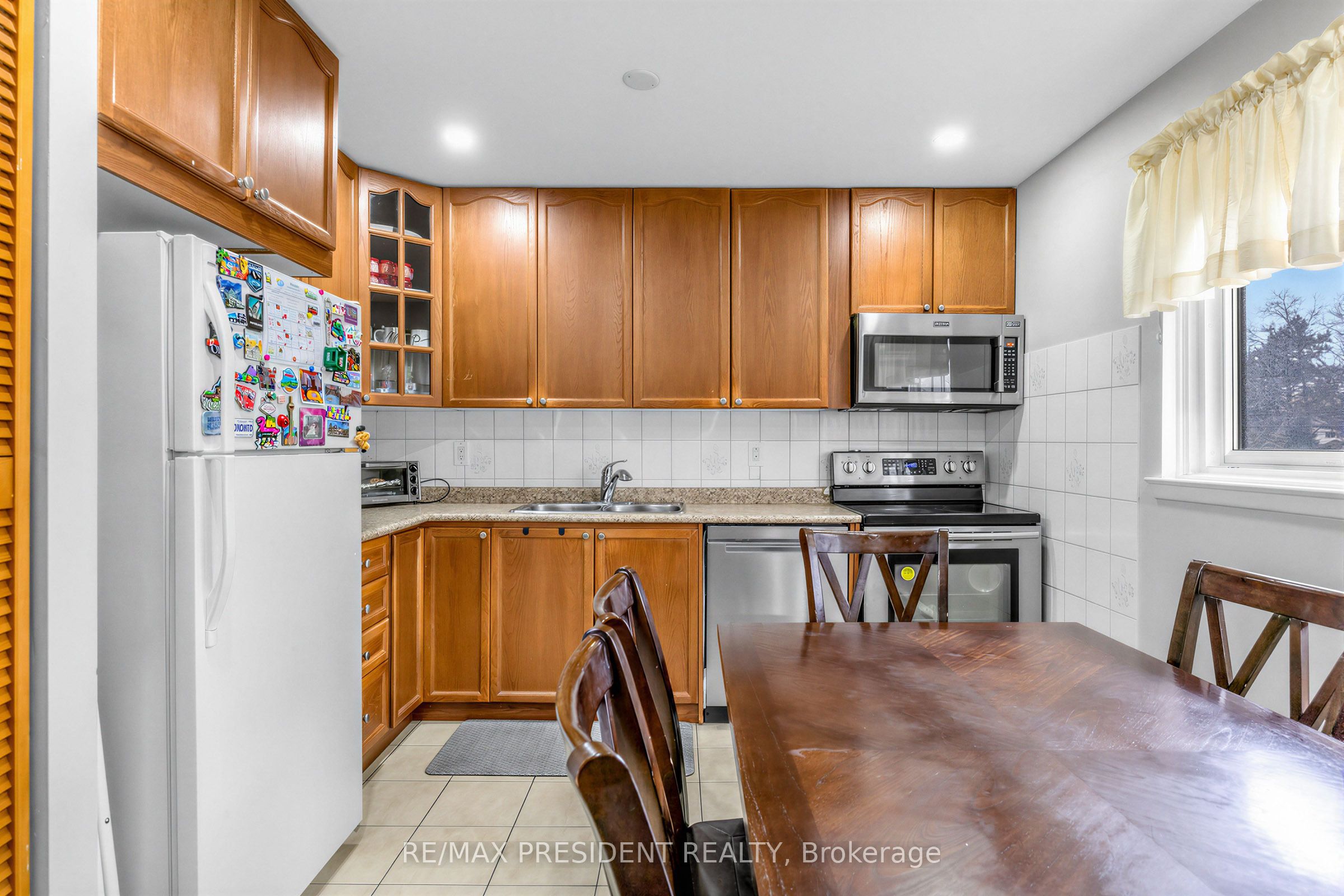 120 Murison Boulevard 20 Property Photo 7