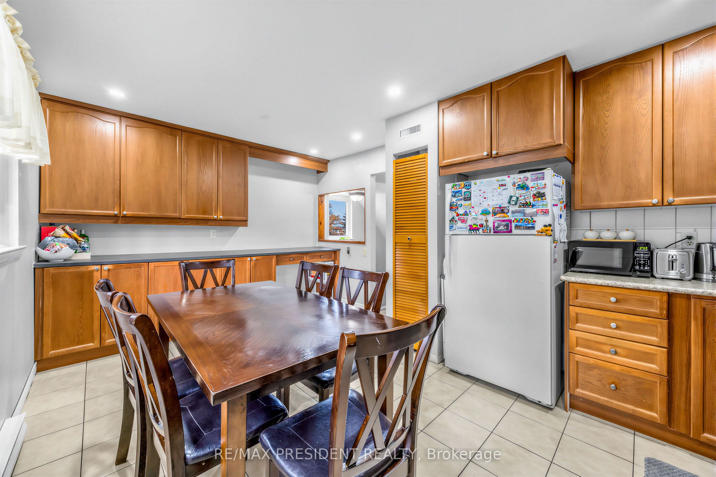 120 Murison Boulevard 20 Property Photo 8