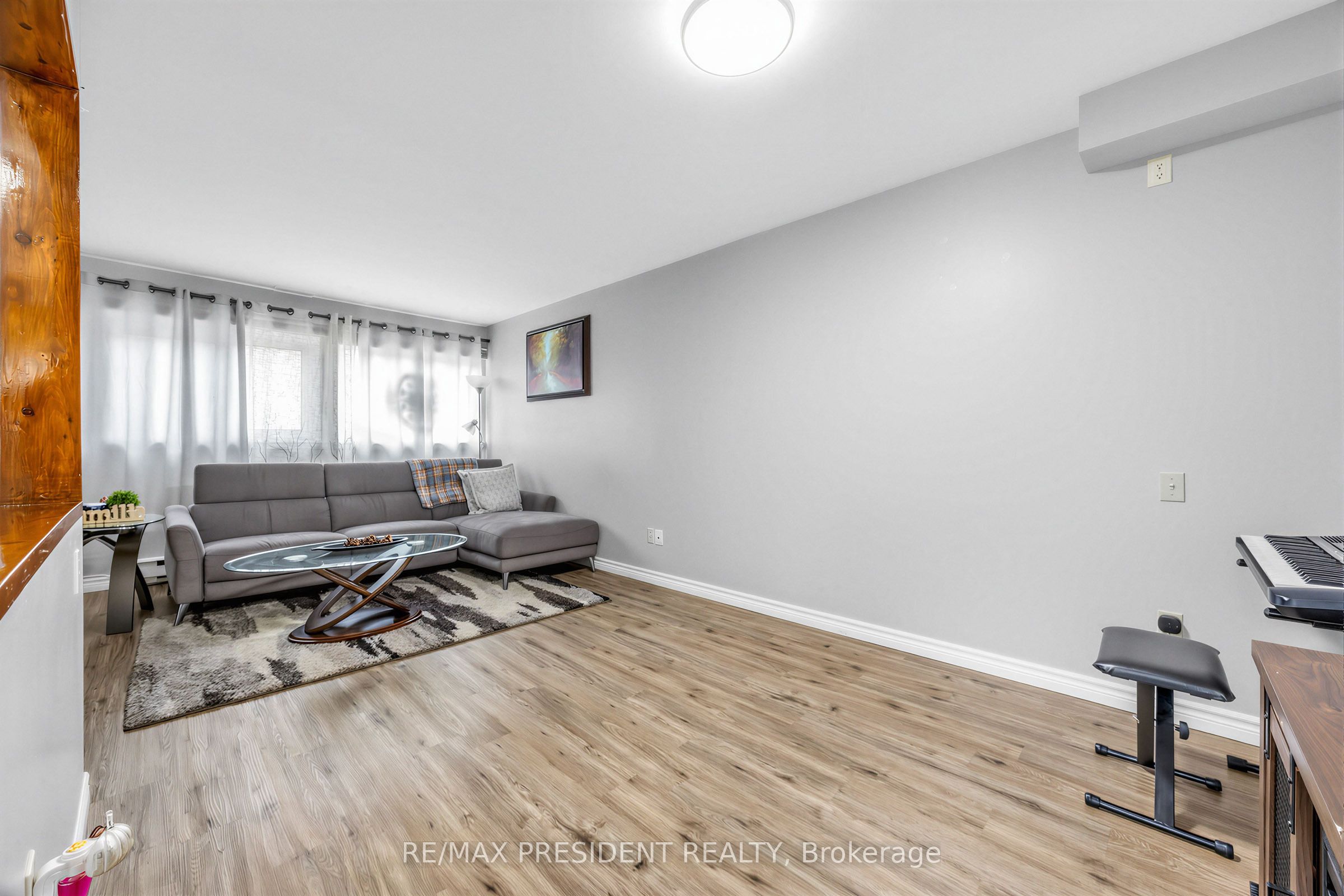 120 Murison Boulevard 20 Property Photo 14