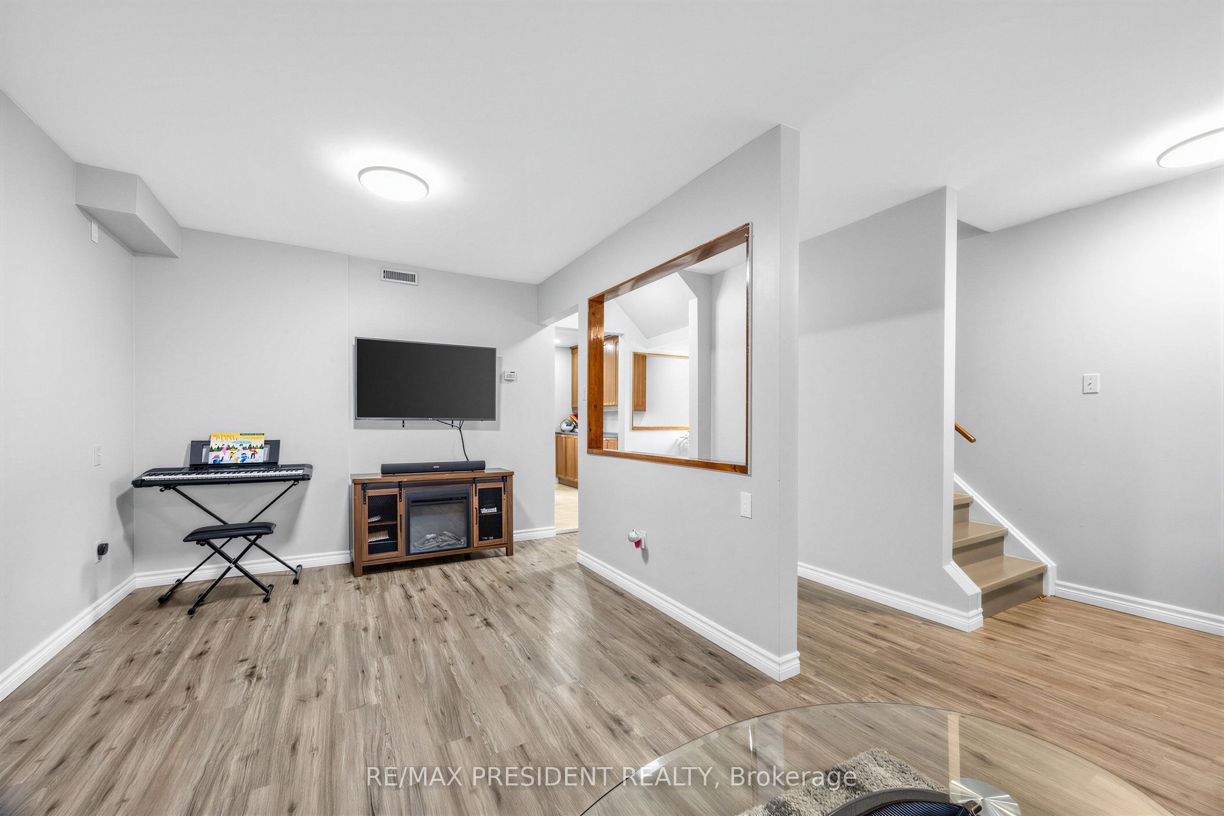 120 Murison Boulevard 20 Property Photo 19