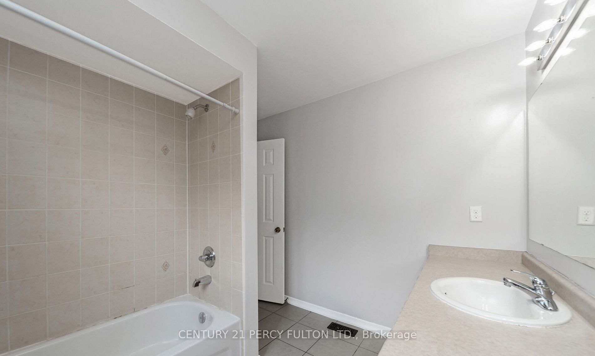 91 Laprade Square Property Photo 42