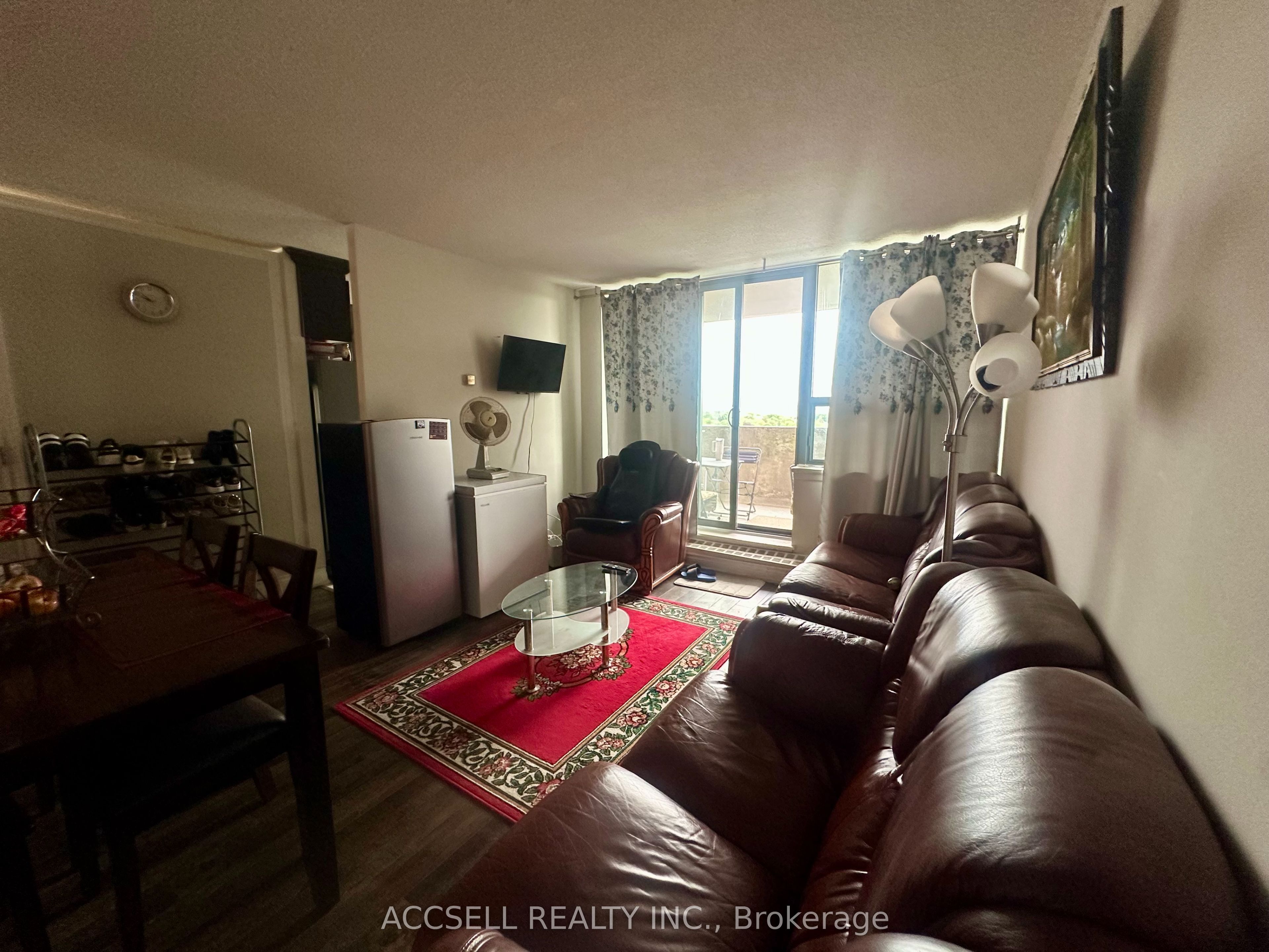 100 Wingarden Court 1109 Property Photo 5