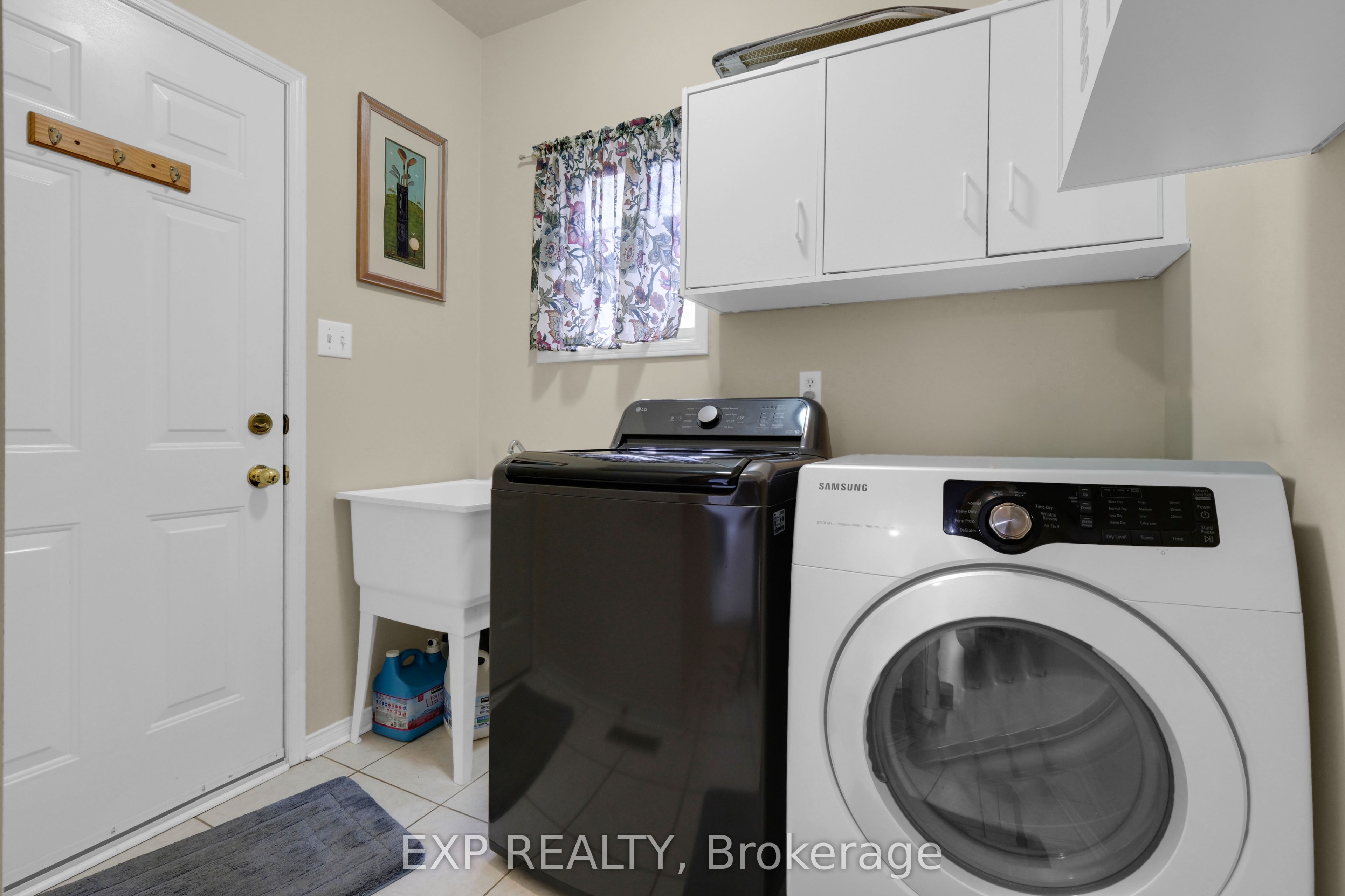 548 Ormond Drive Property Photo 10
