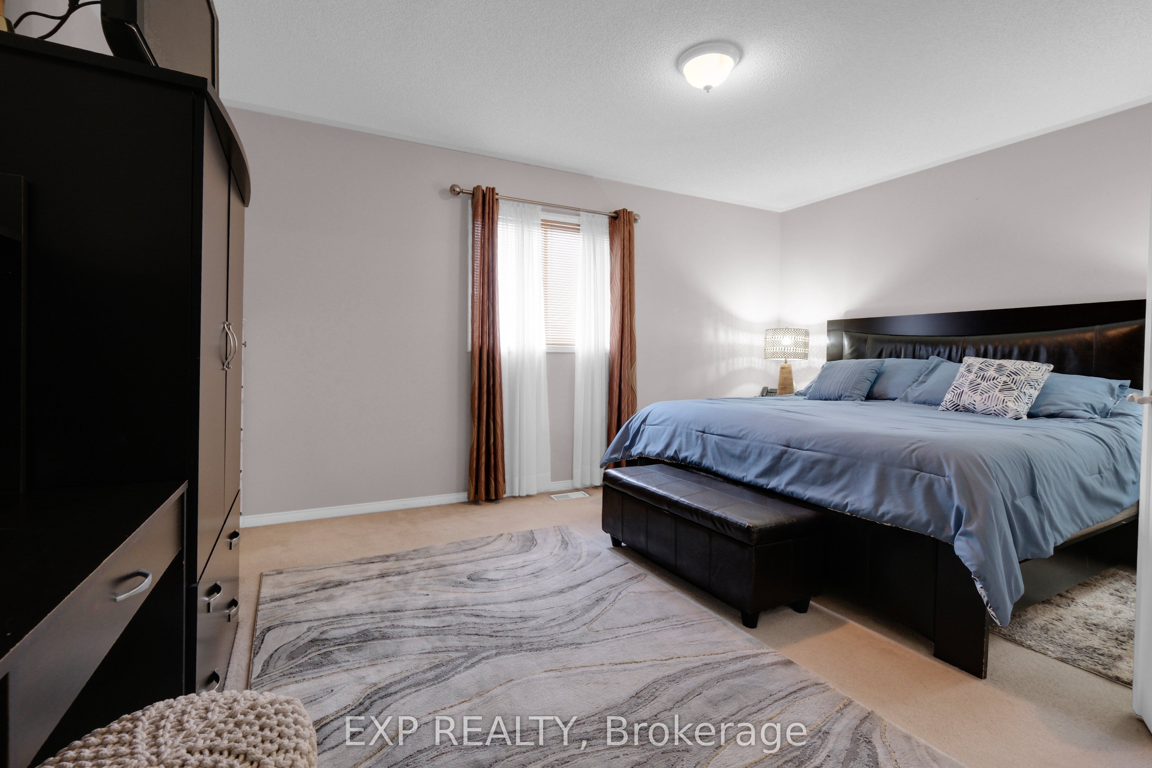 548 Ormond Drive Property Photo 12