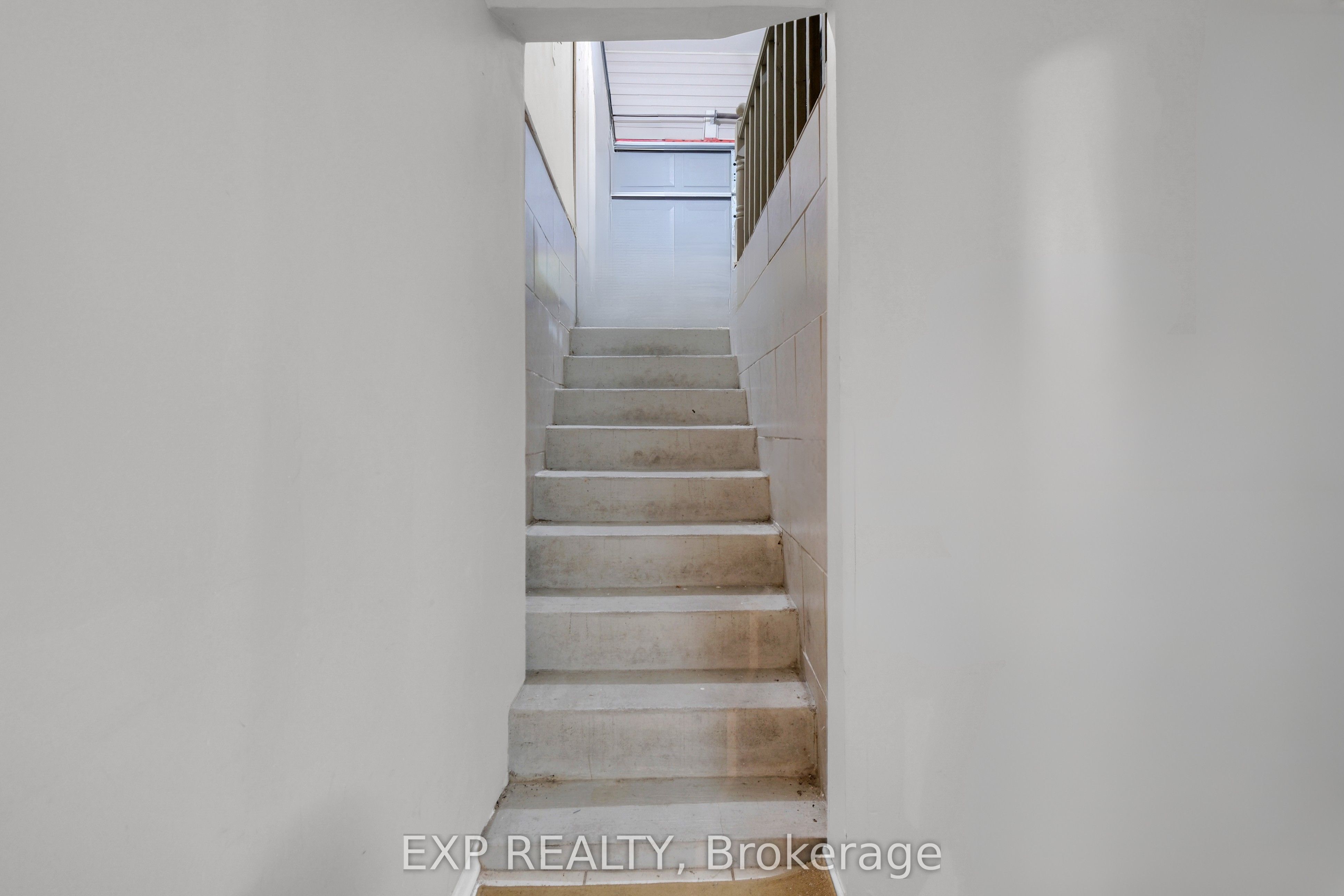 548 Ormond Drive Property Photo 19