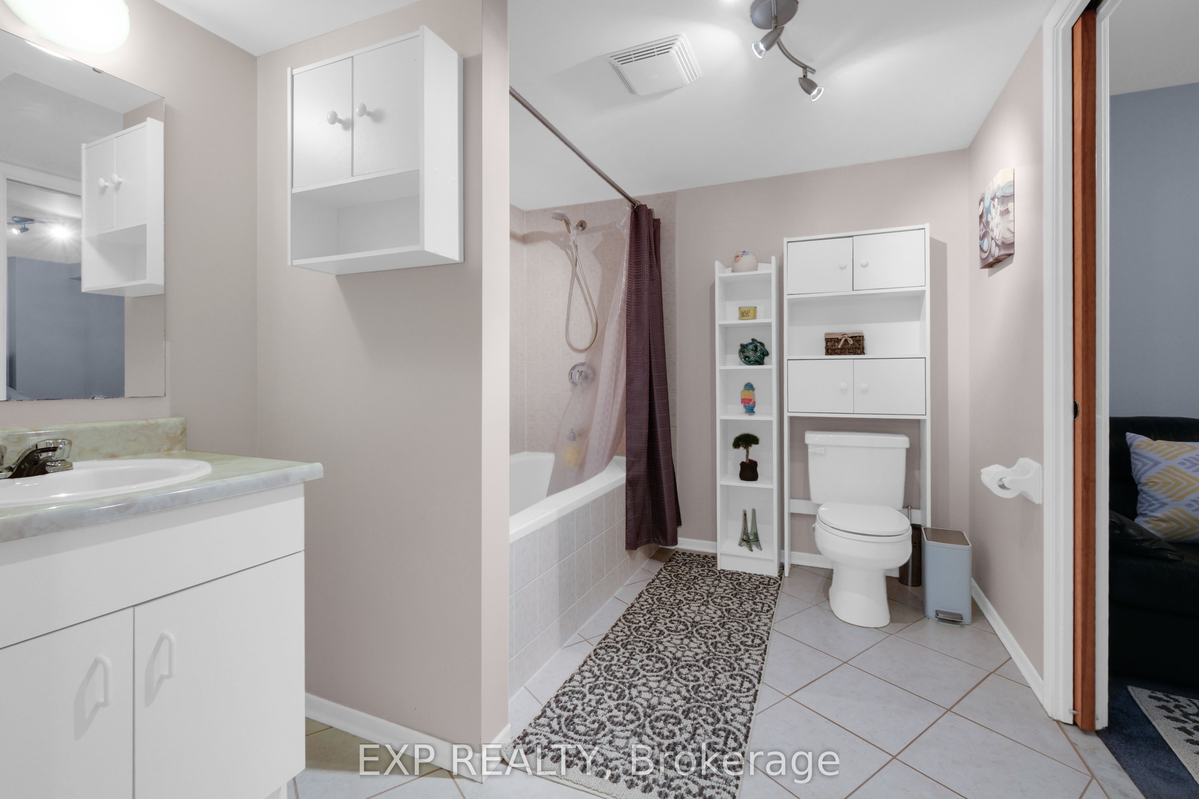 548 Ormond Drive Property Photo 24