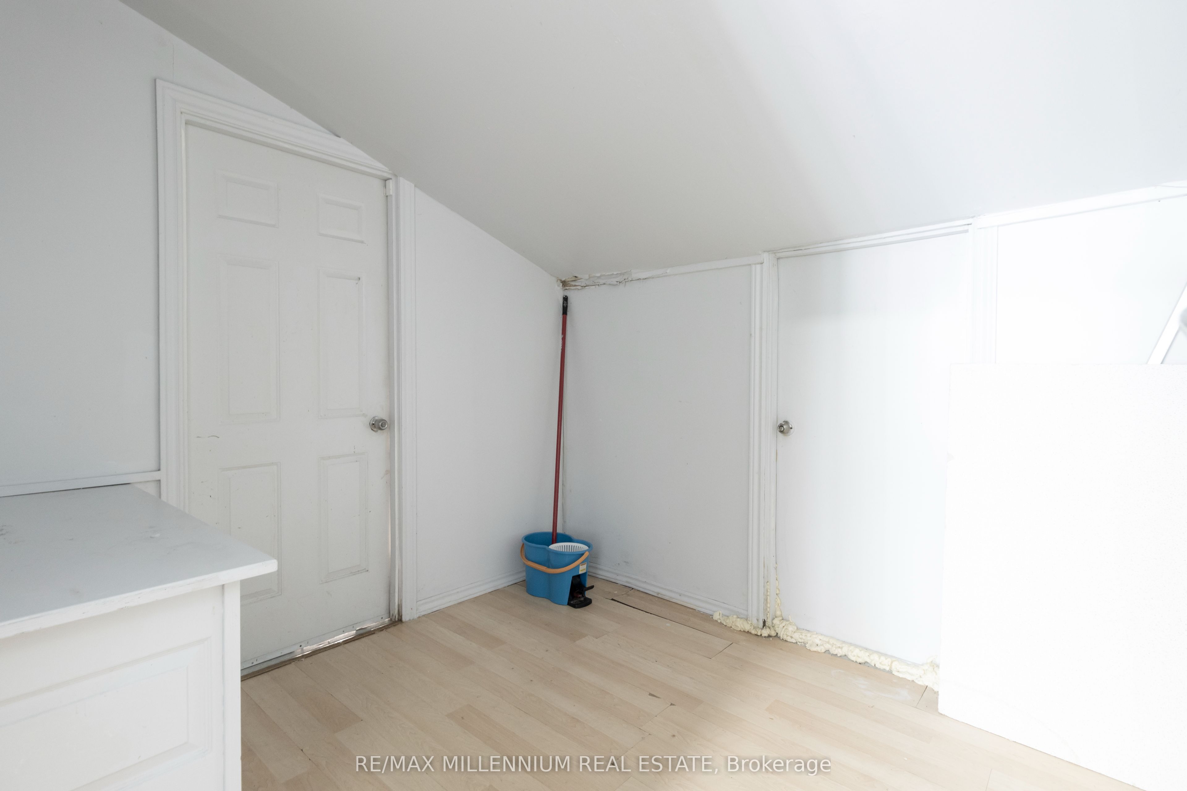 1853 Lawrence Avenue 1 Property Photo 12