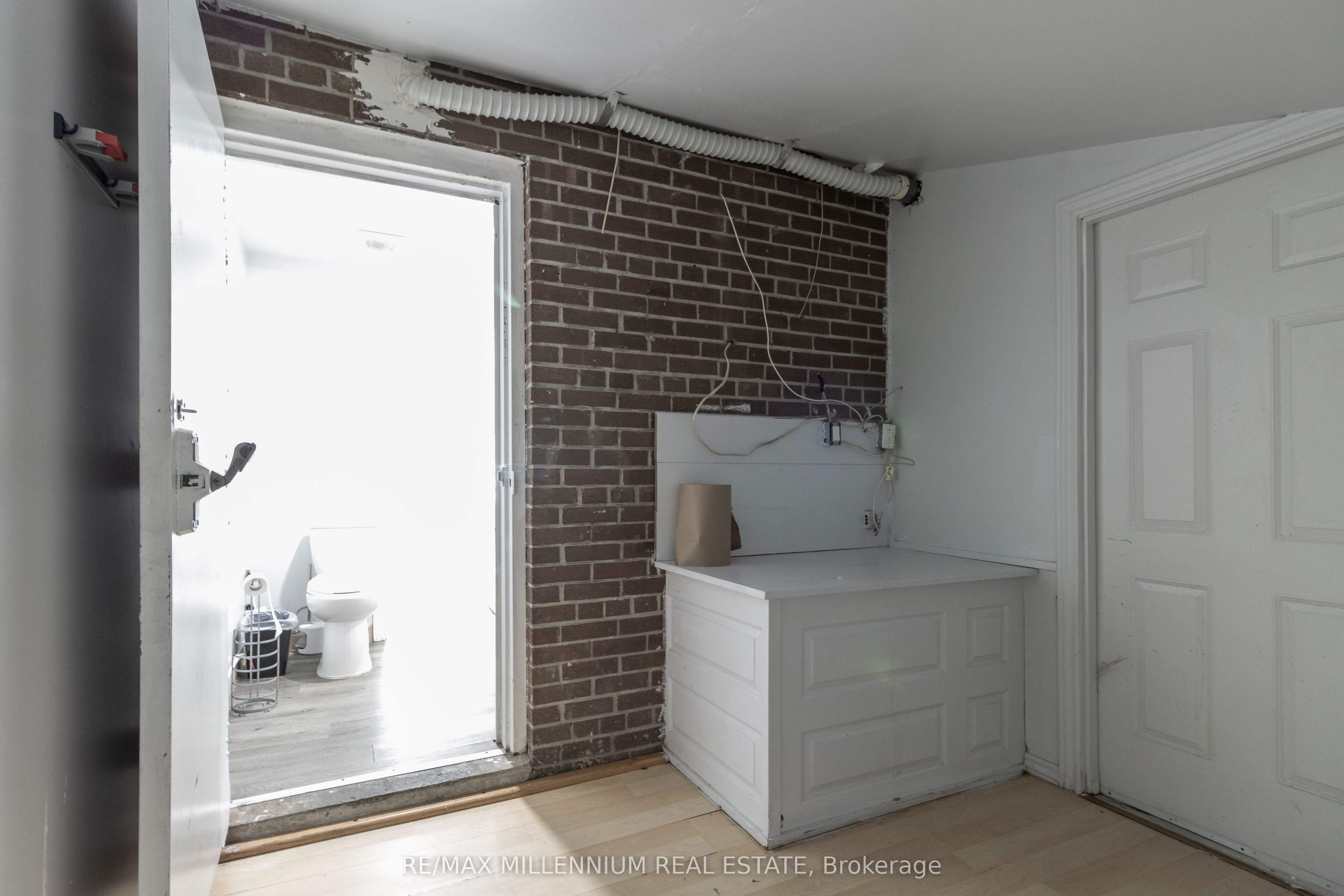 1853 Lawrence Avenue 1 Property Photo 13