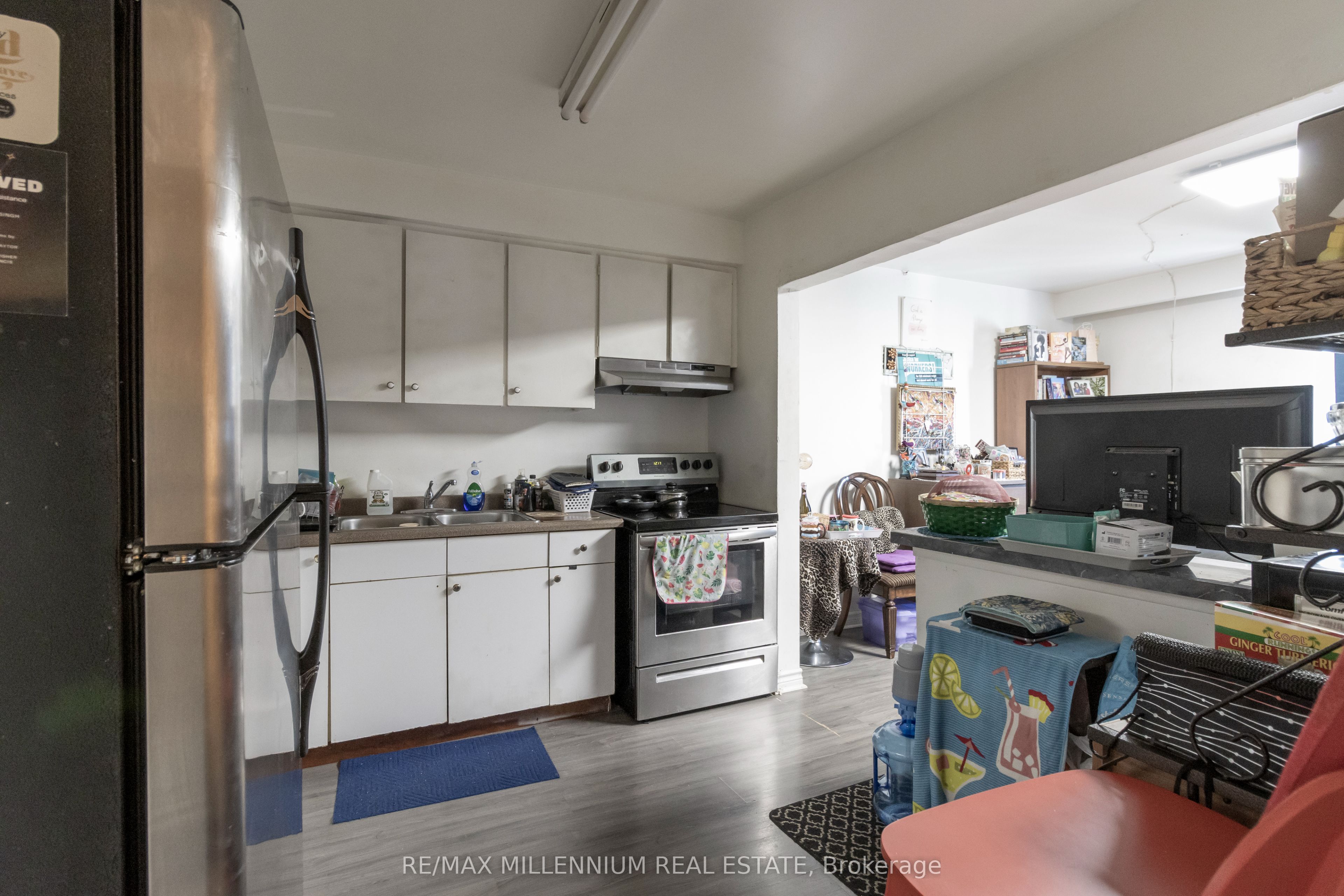 1853 Lawrence Avenue Property Photo 8