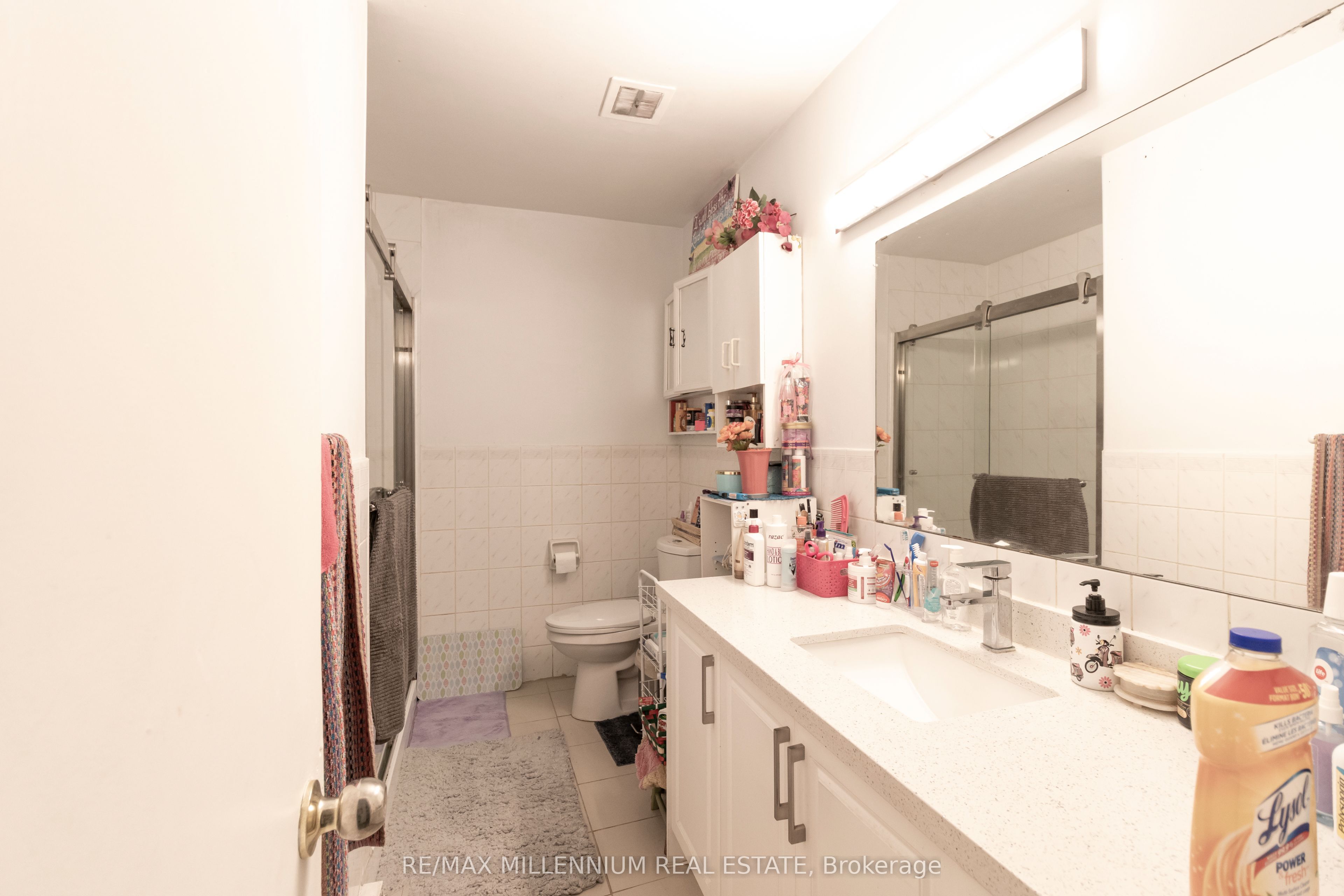 1853 Lawrence Avenue Property Photo 9