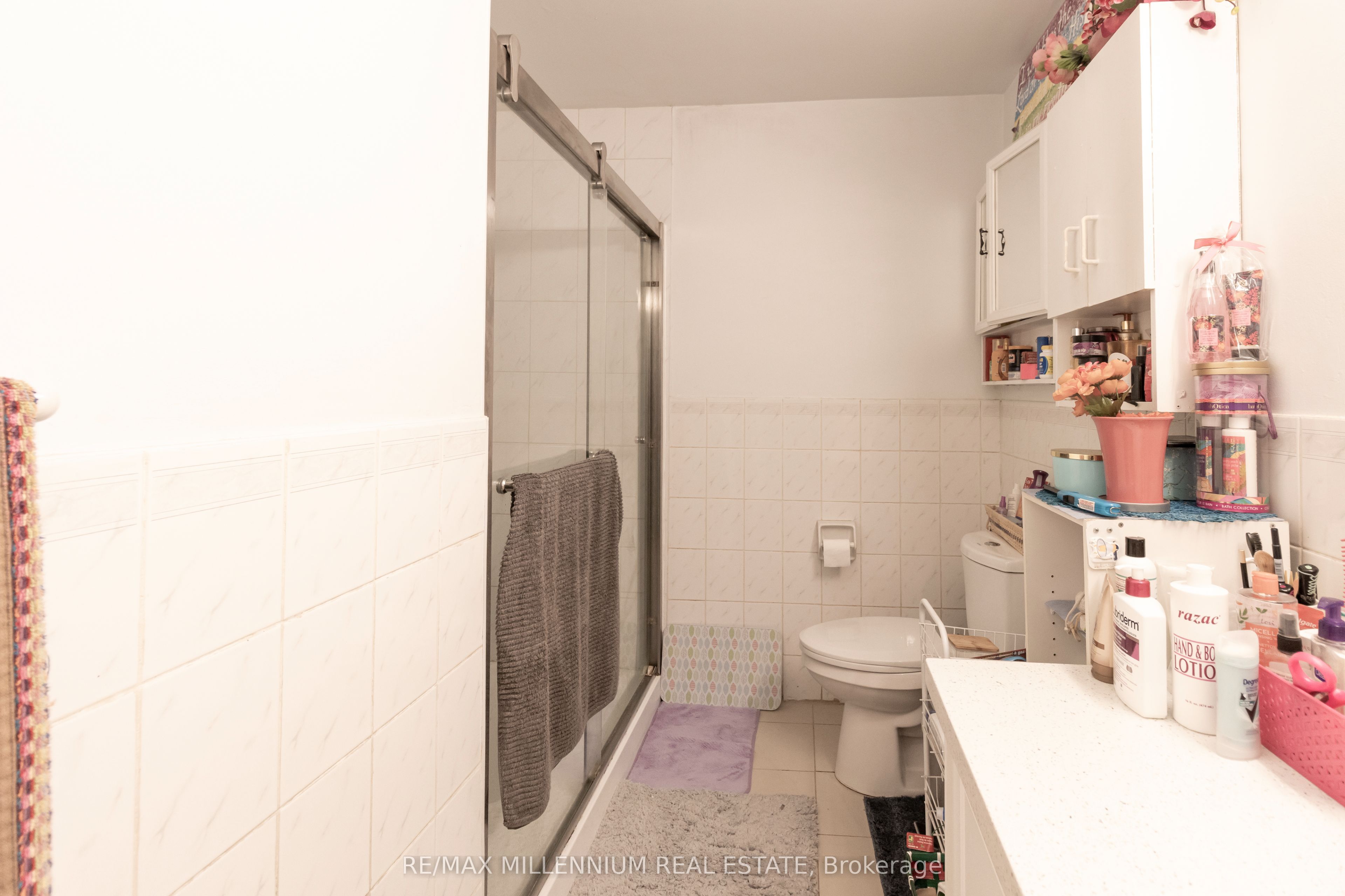 1853 Lawrence Avenue Property Photo 10