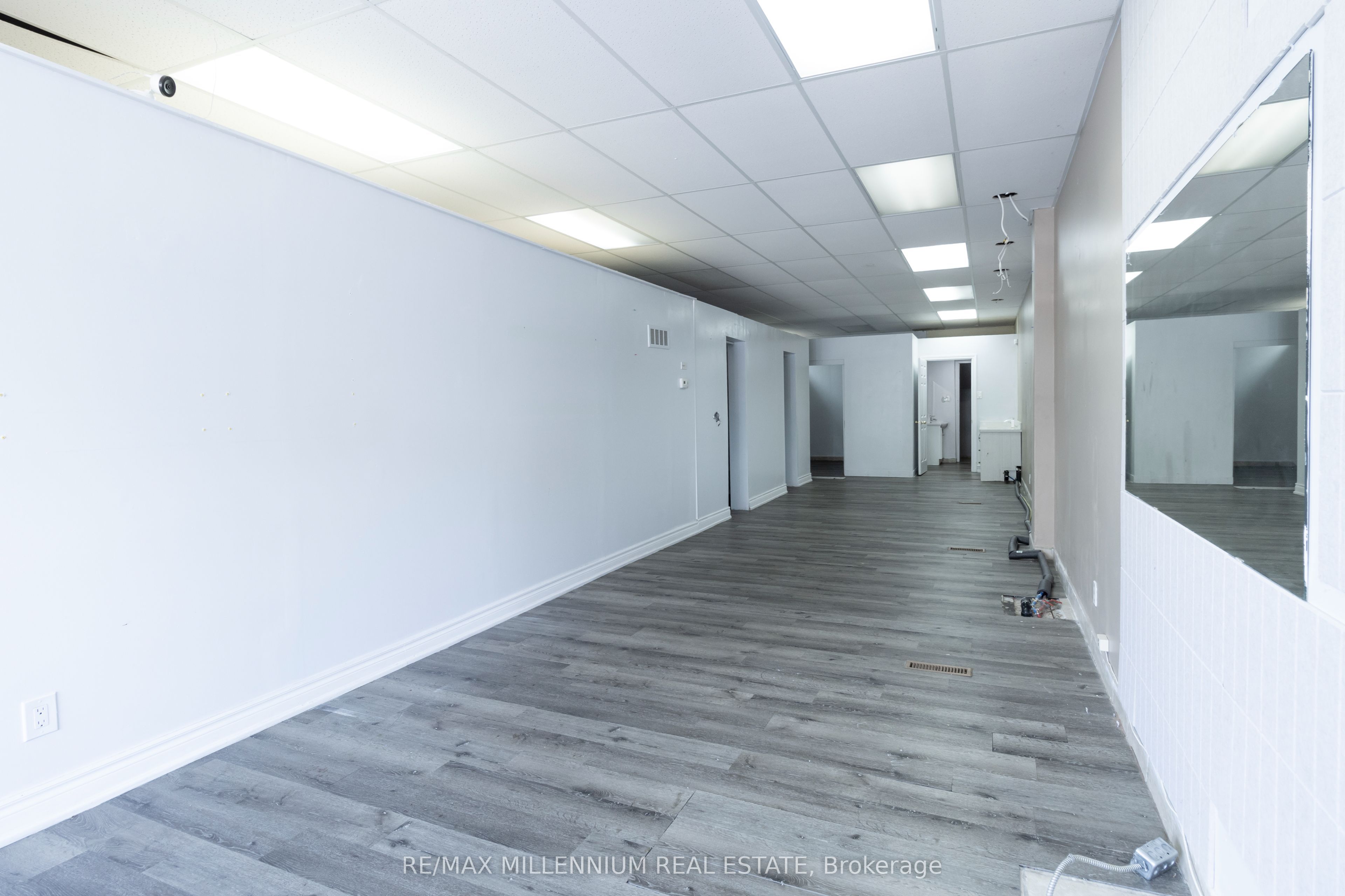 1853 Lawrence Avenue Property Photo 11