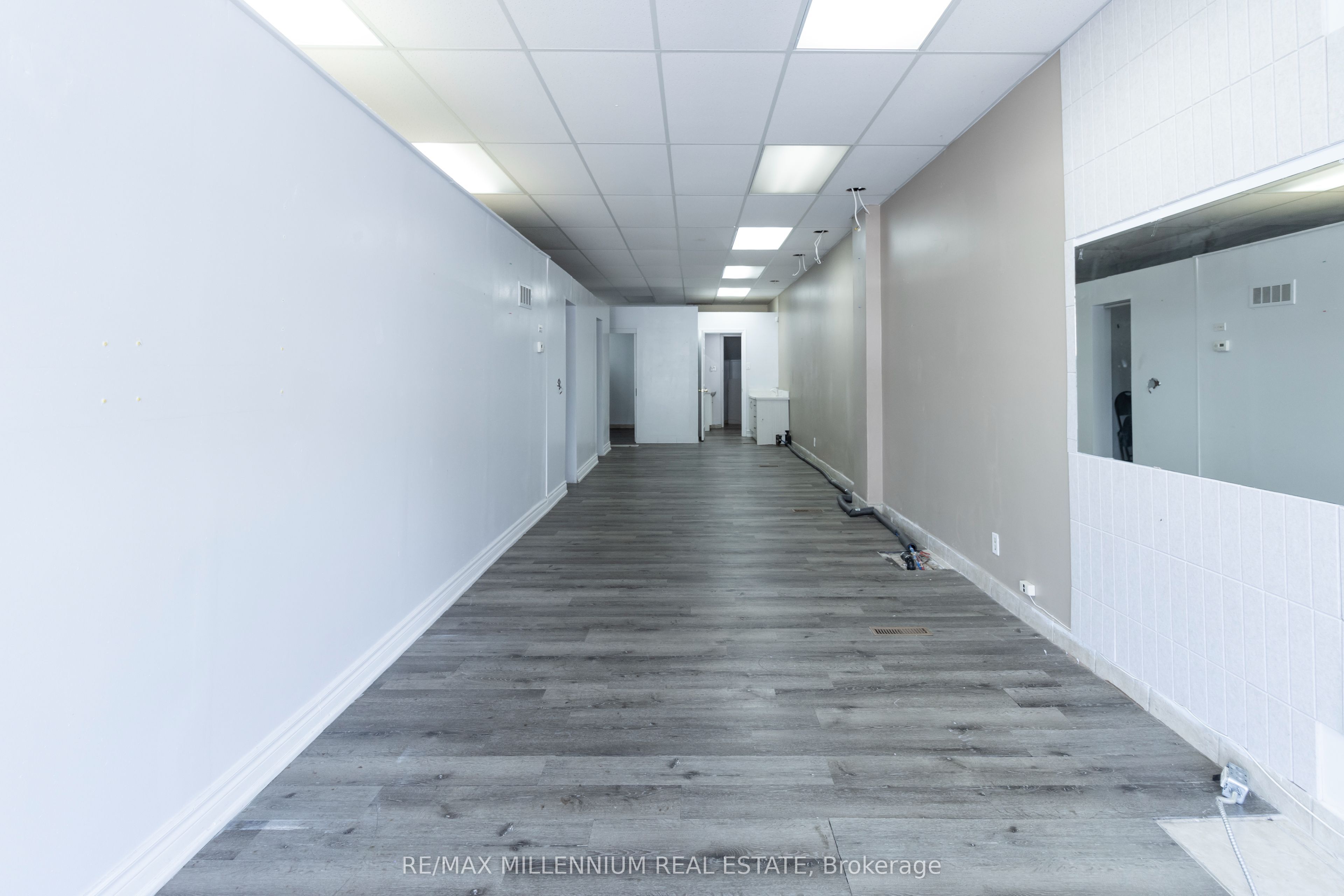 1853 Lawrence Avenue Property Photo 12