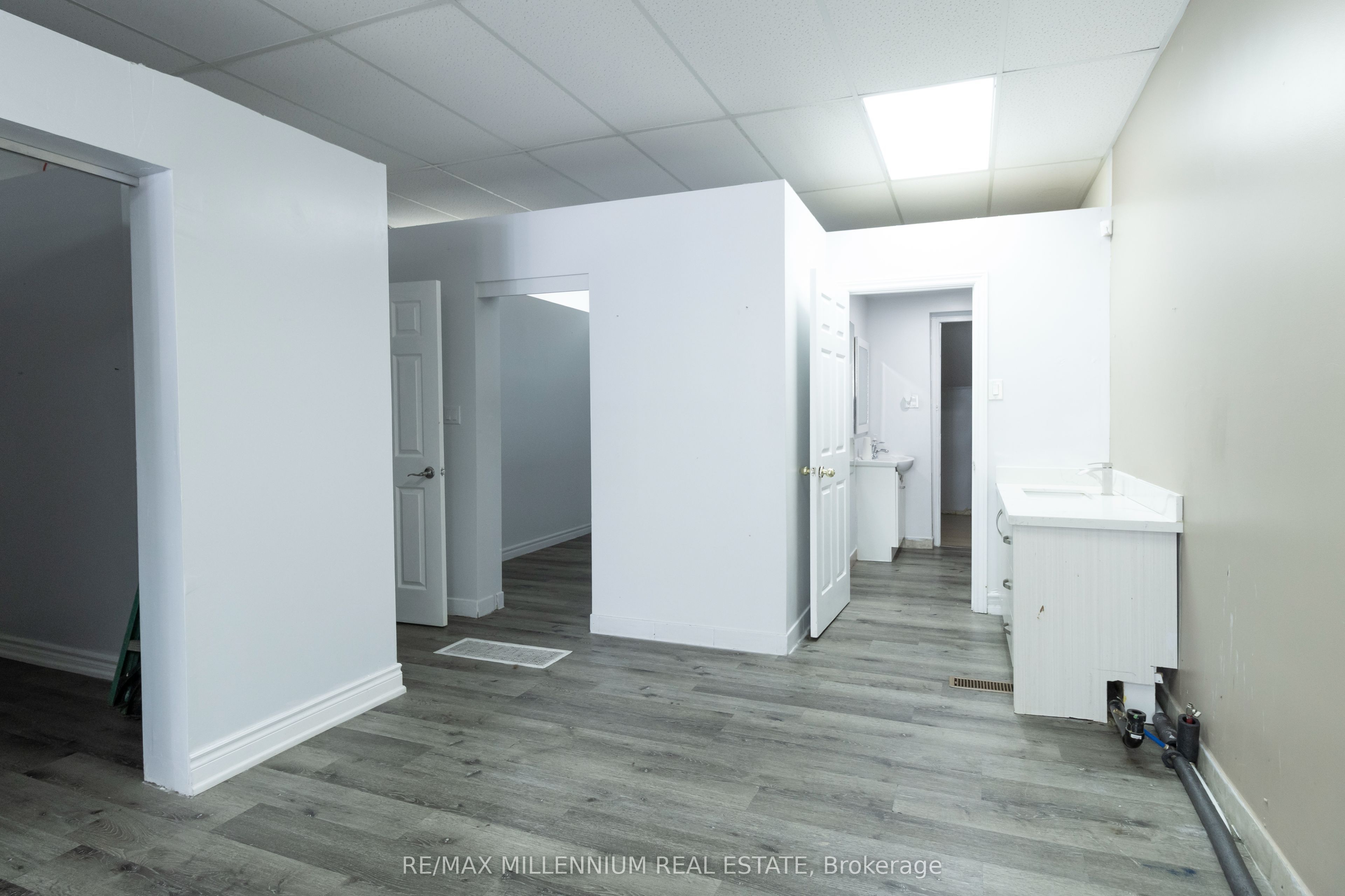 1853 Lawrence Avenue Property Photo 13