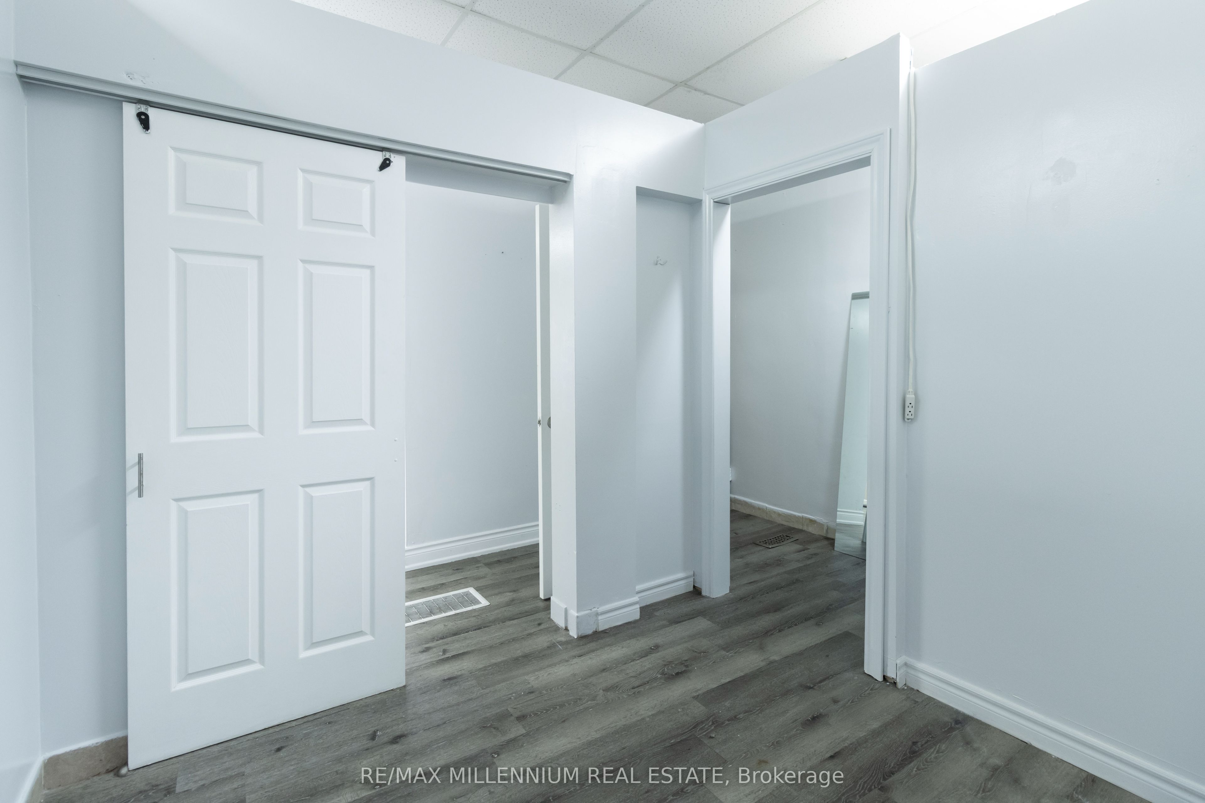 1853 Lawrence Avenue Property Photo 16