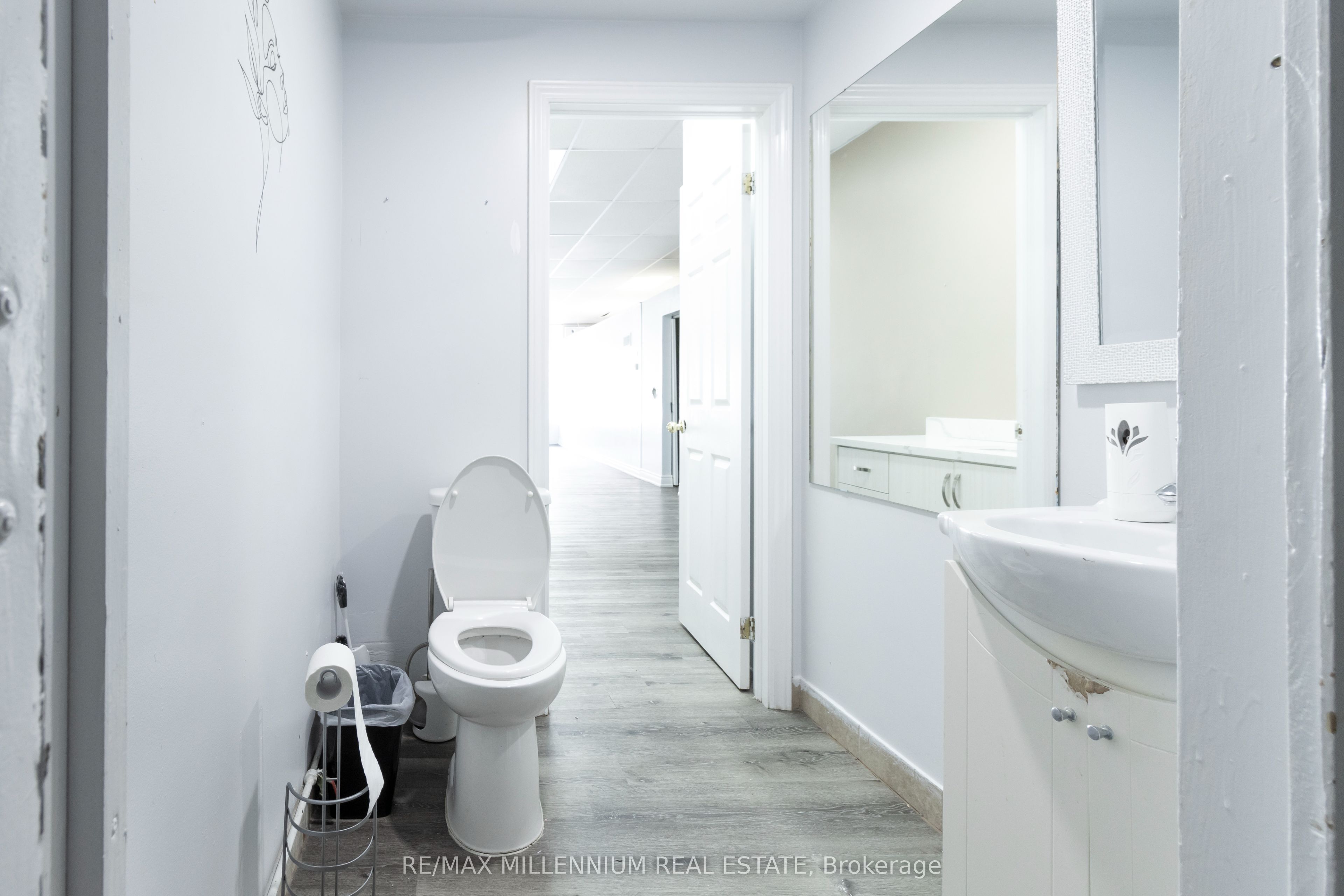 1853 Lawrence Avenue Property Photo 18