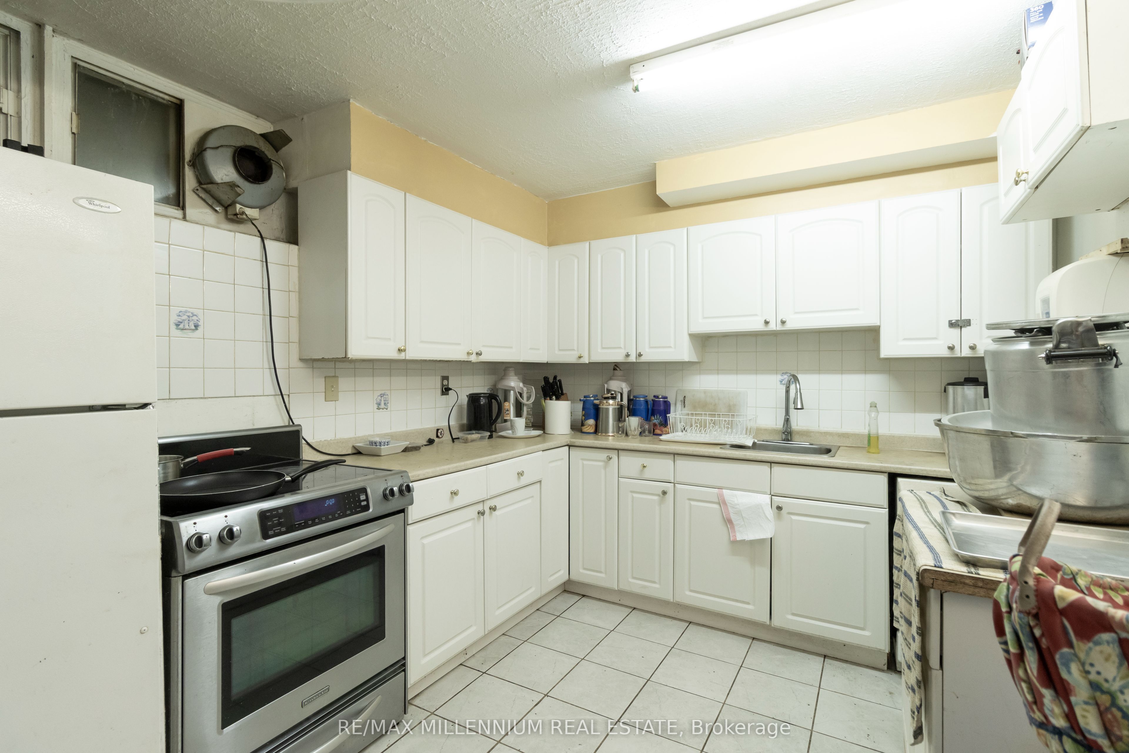 1853 Lawrence Avenue Property Photo 24