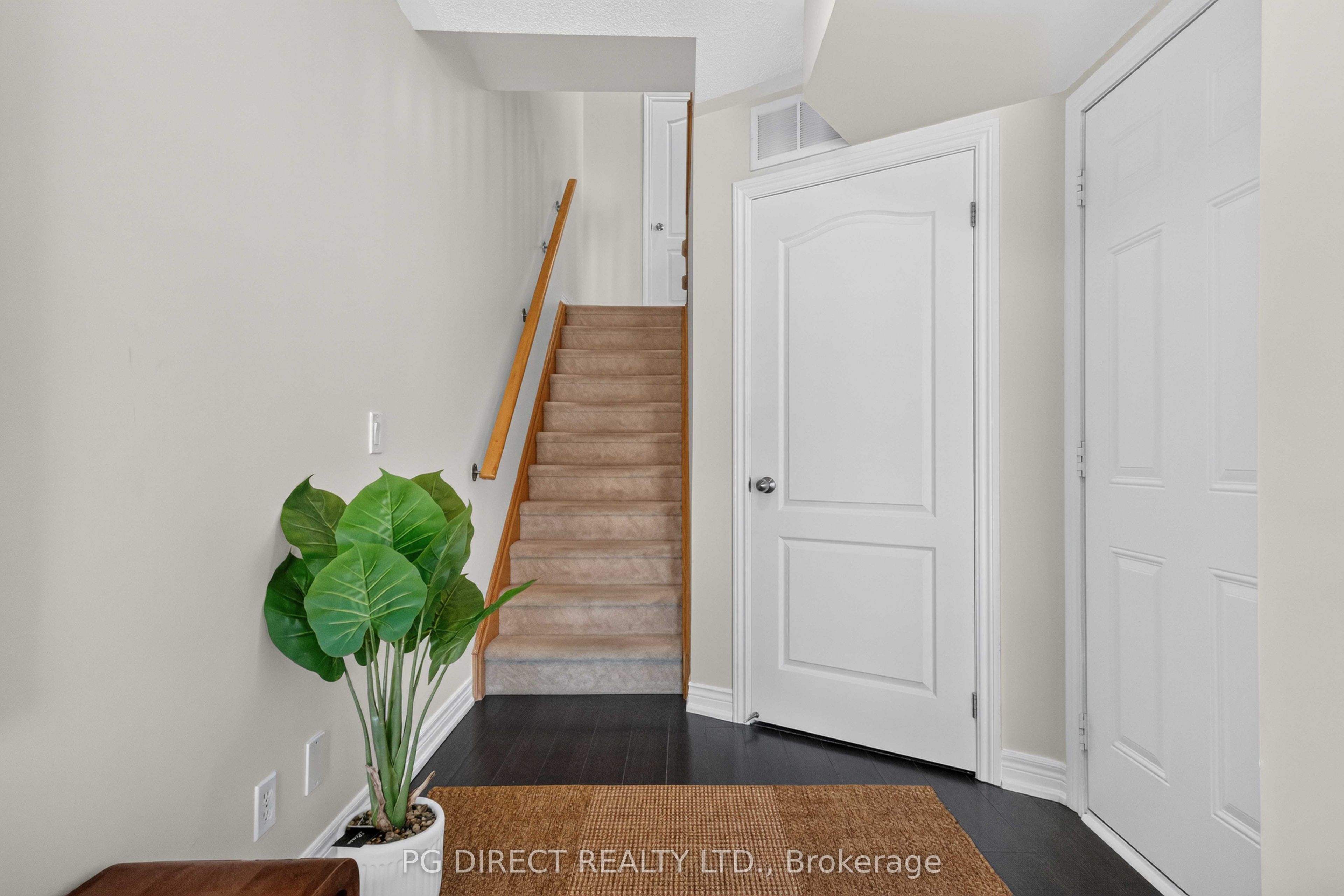 83 Great Gabe Crescent Property Photo 3