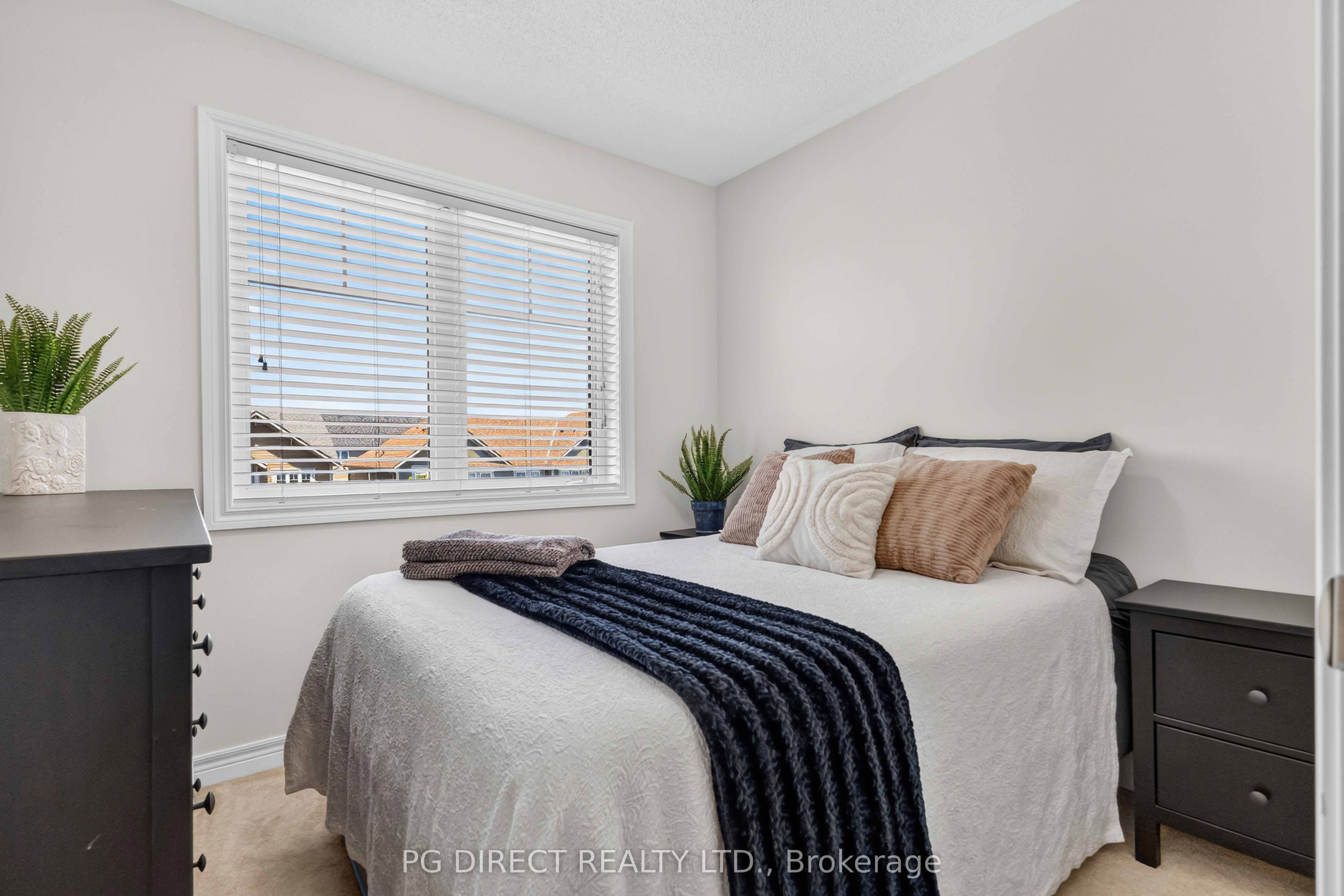 83 Great Gabe Crescent Property Photo 15