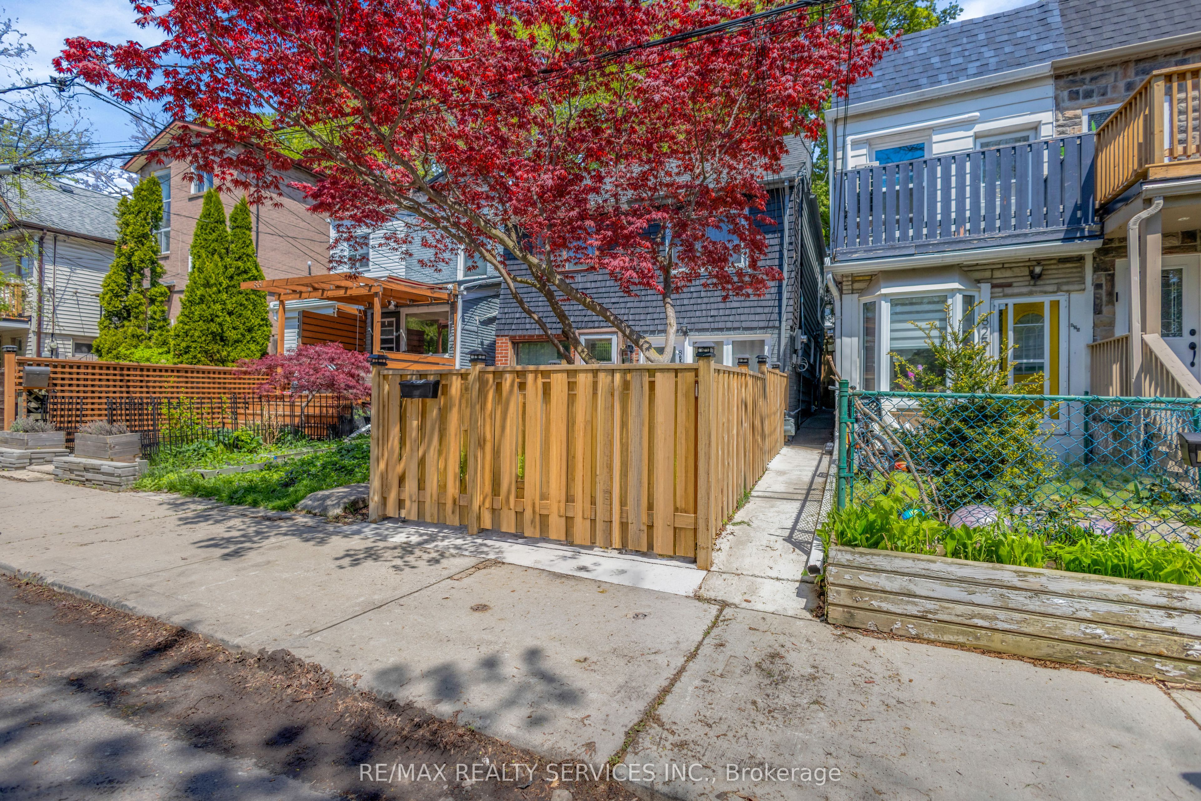 827 Craven Road Property Photo 3