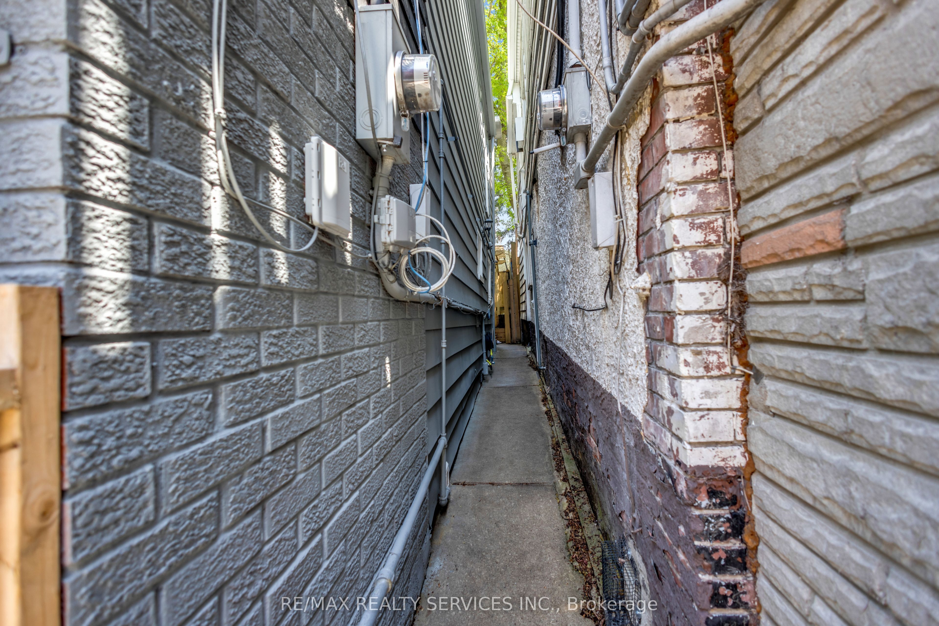 827 Craven Road Property Photo 8