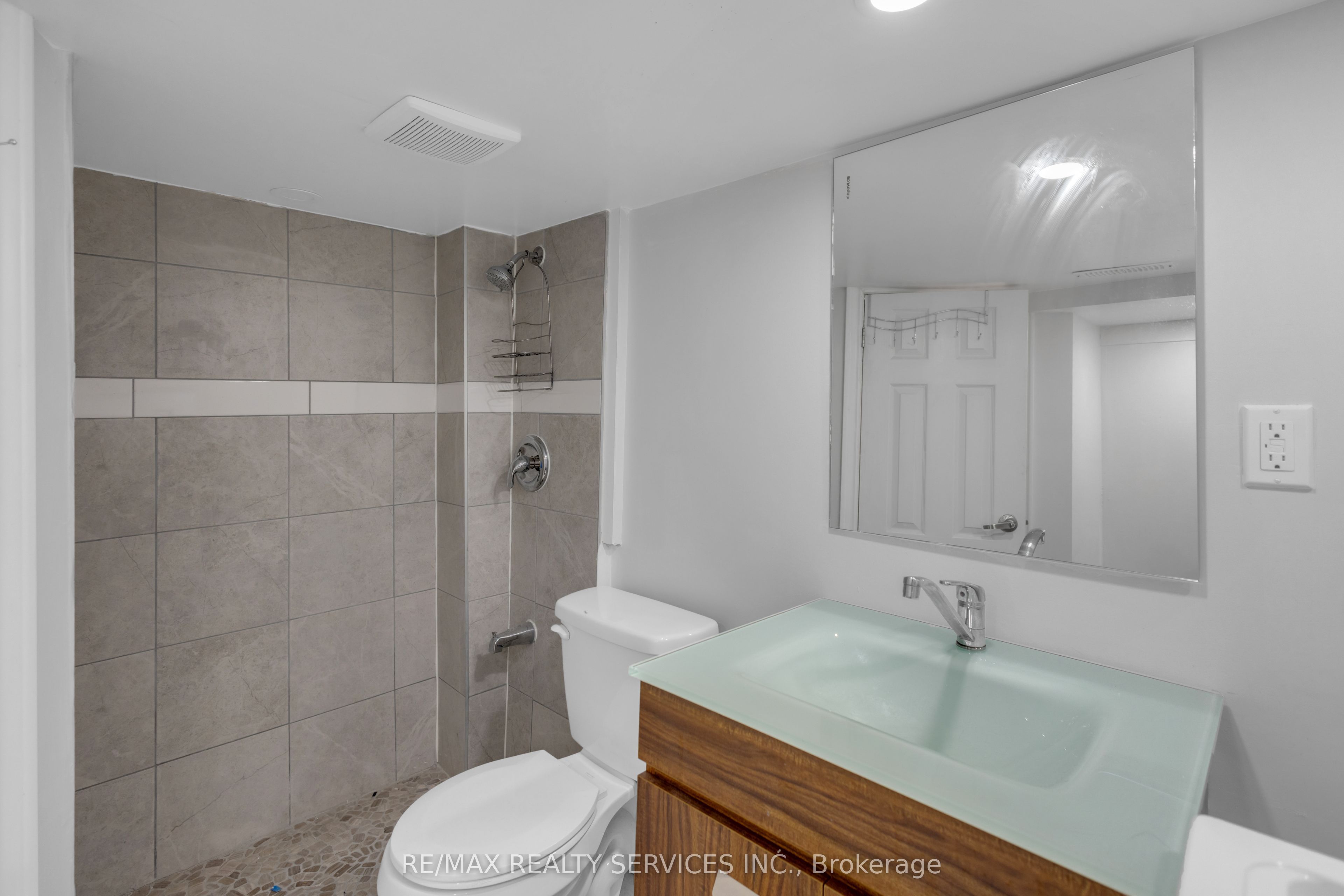 827 Craven Road Property Photo 11