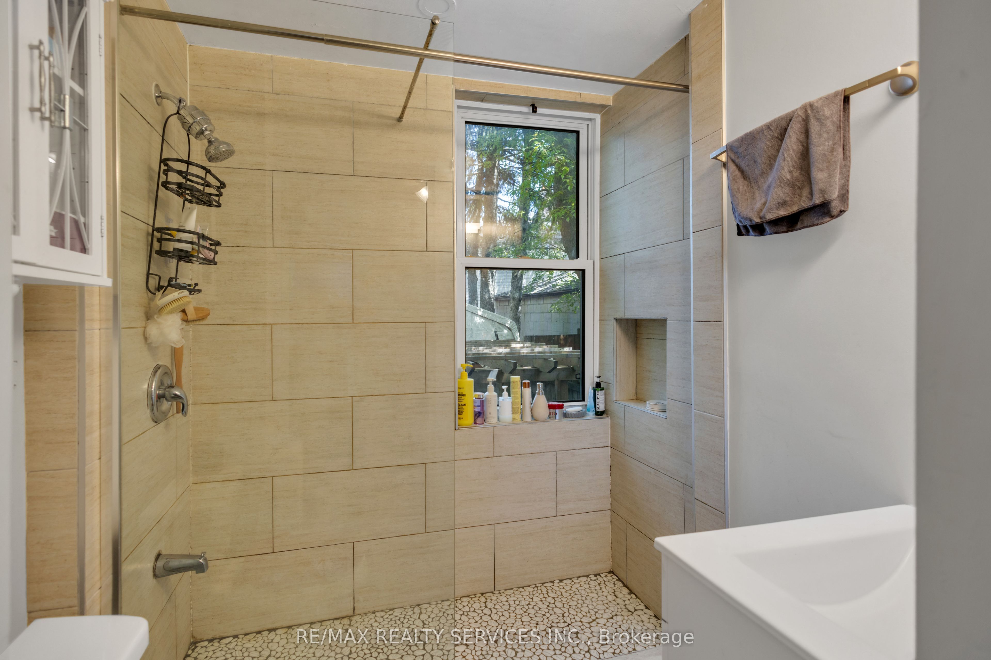 827 Craven Road Property Photo 40