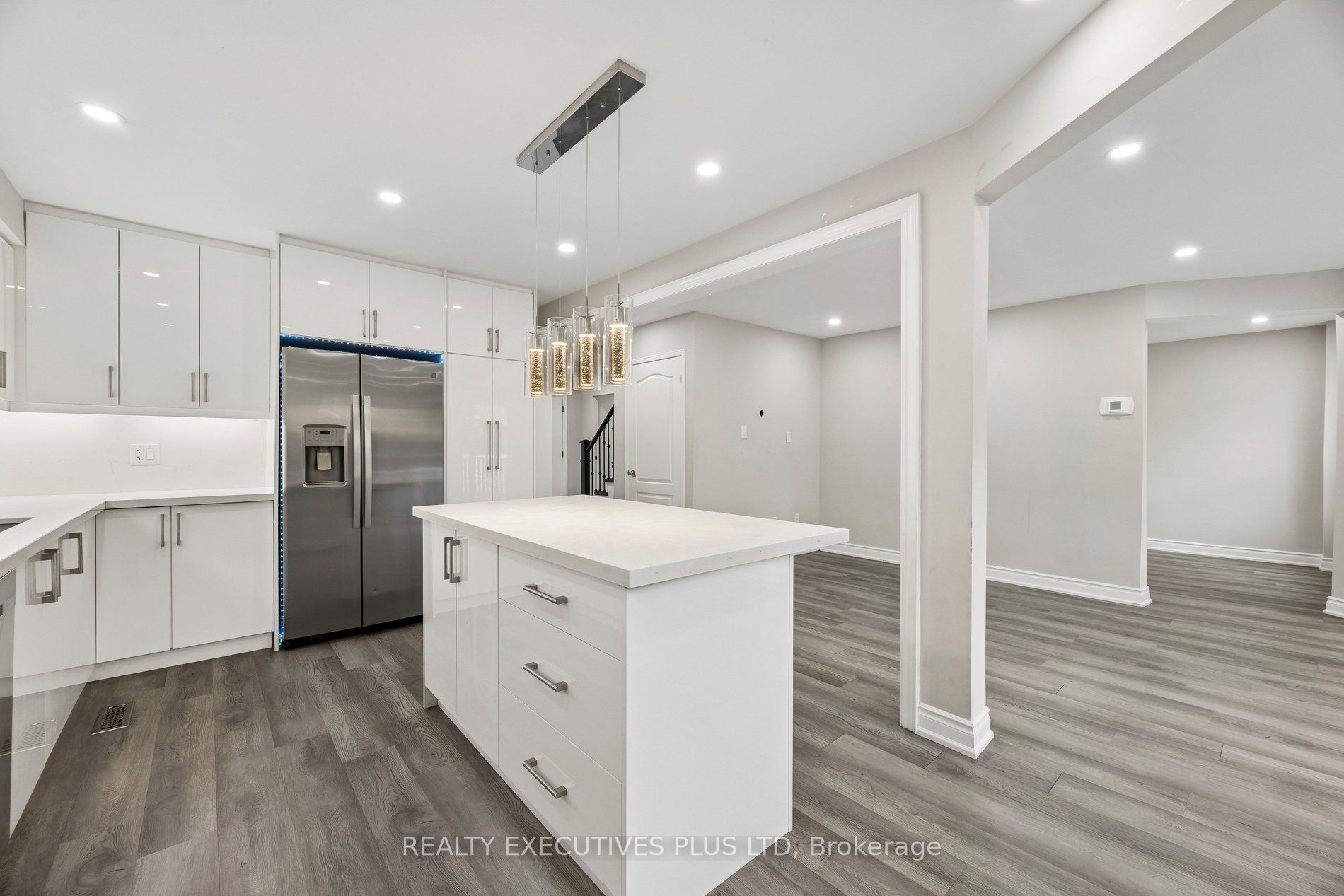 693 Barnes Crescent Property Photo 20