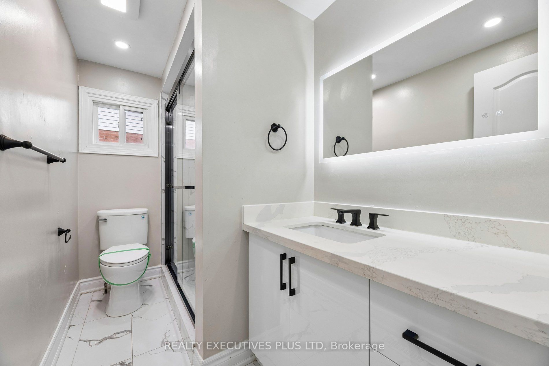 693 Barnes Crescent Property Photo 36