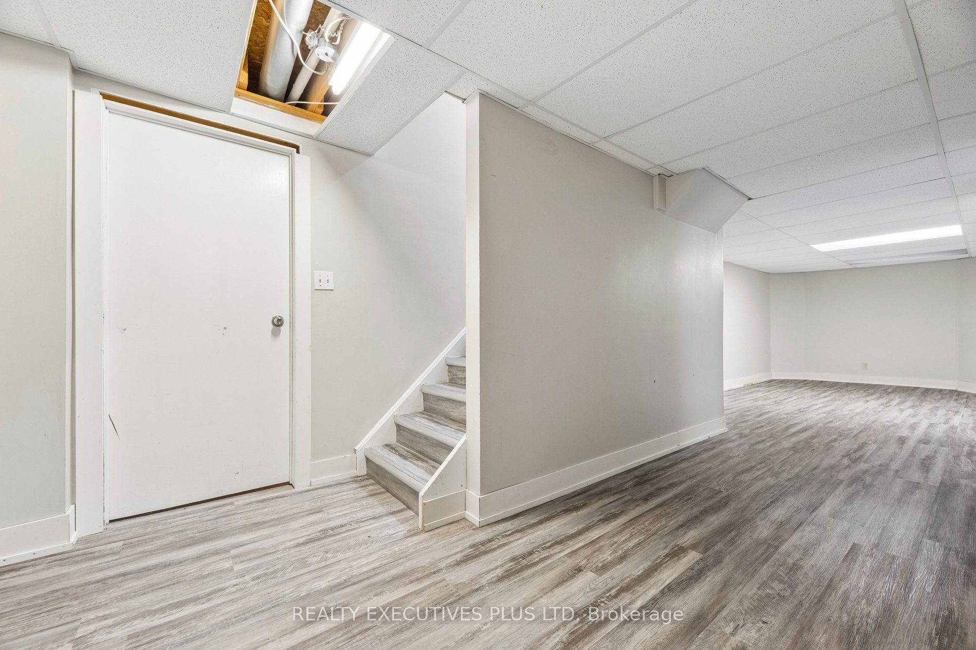 693 Barnes Crescent Property Photo 37