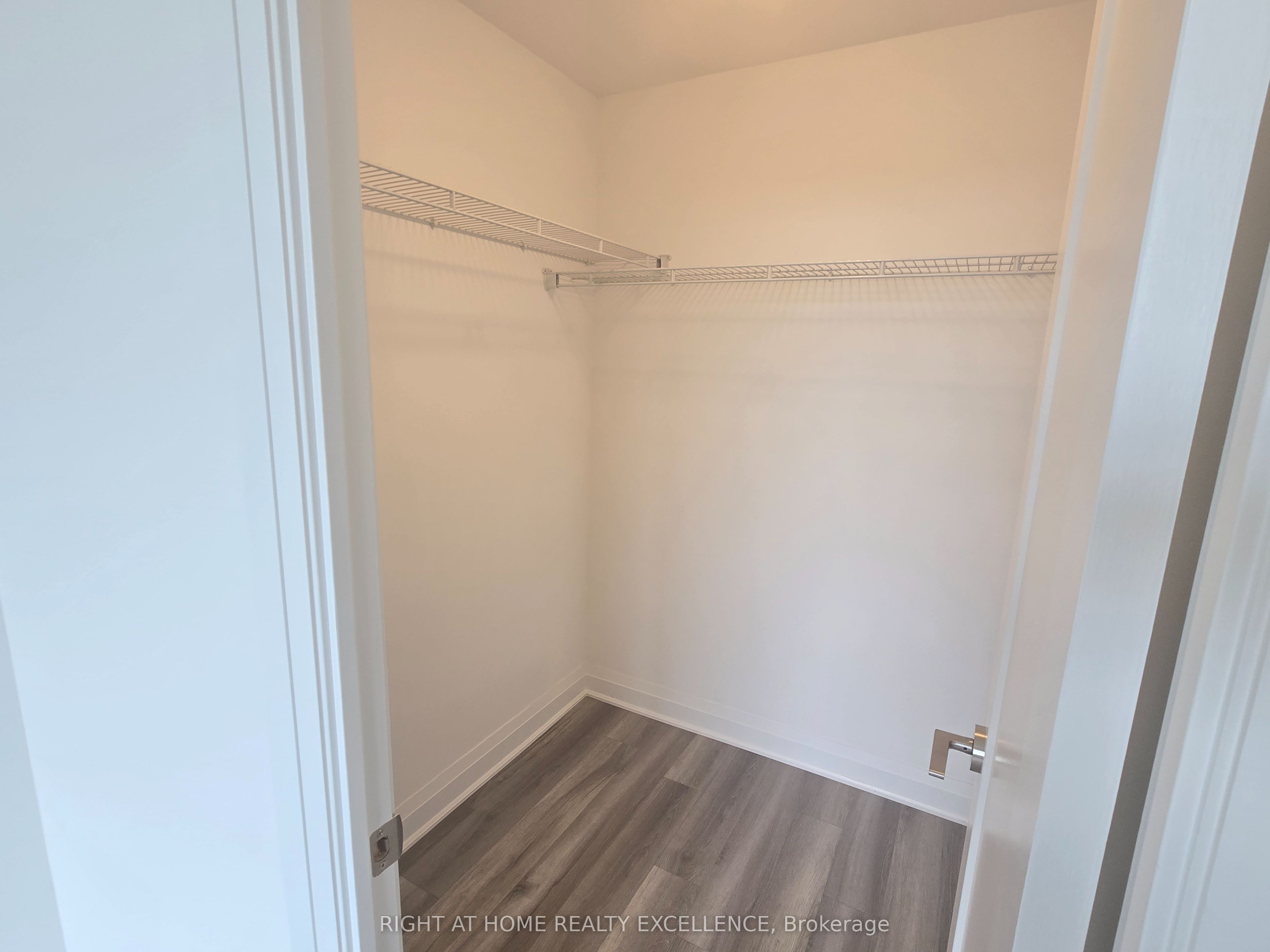 3220 Sheppard Avenue E 520 Property Photo 13