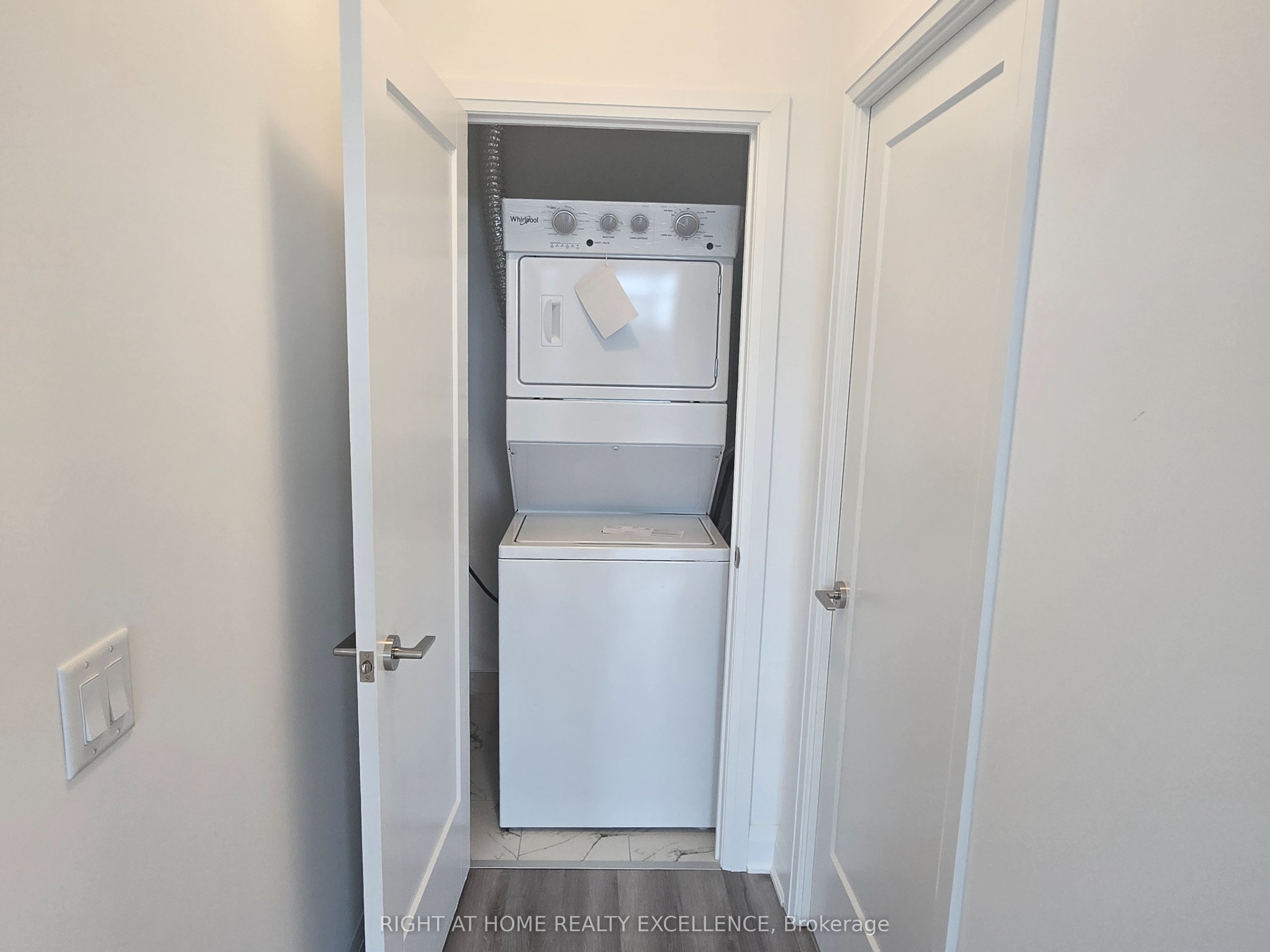 3220 Sheppard Avenue E 520 Property Photo 20