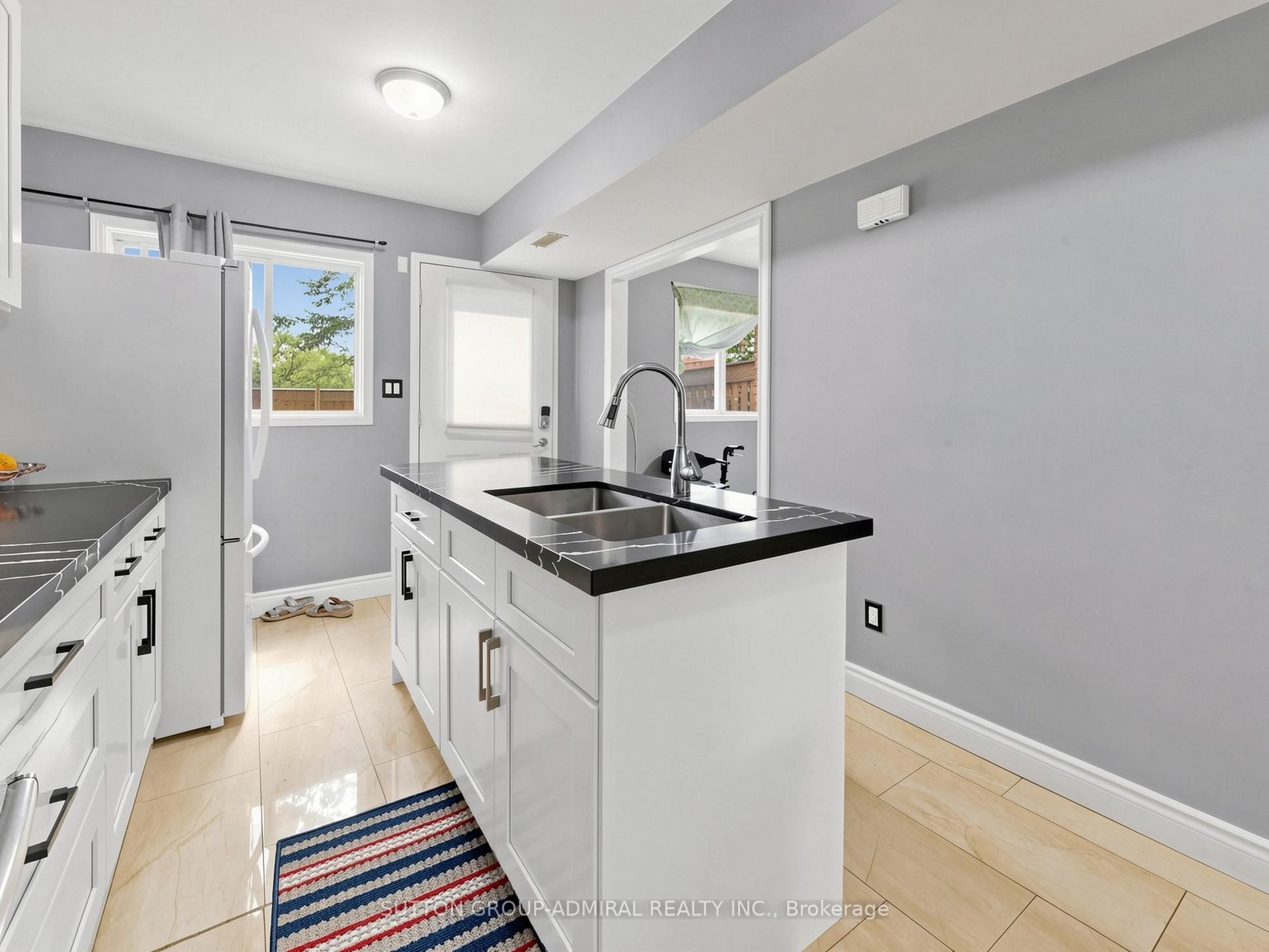 150 Centre Street S Property Photo 14
