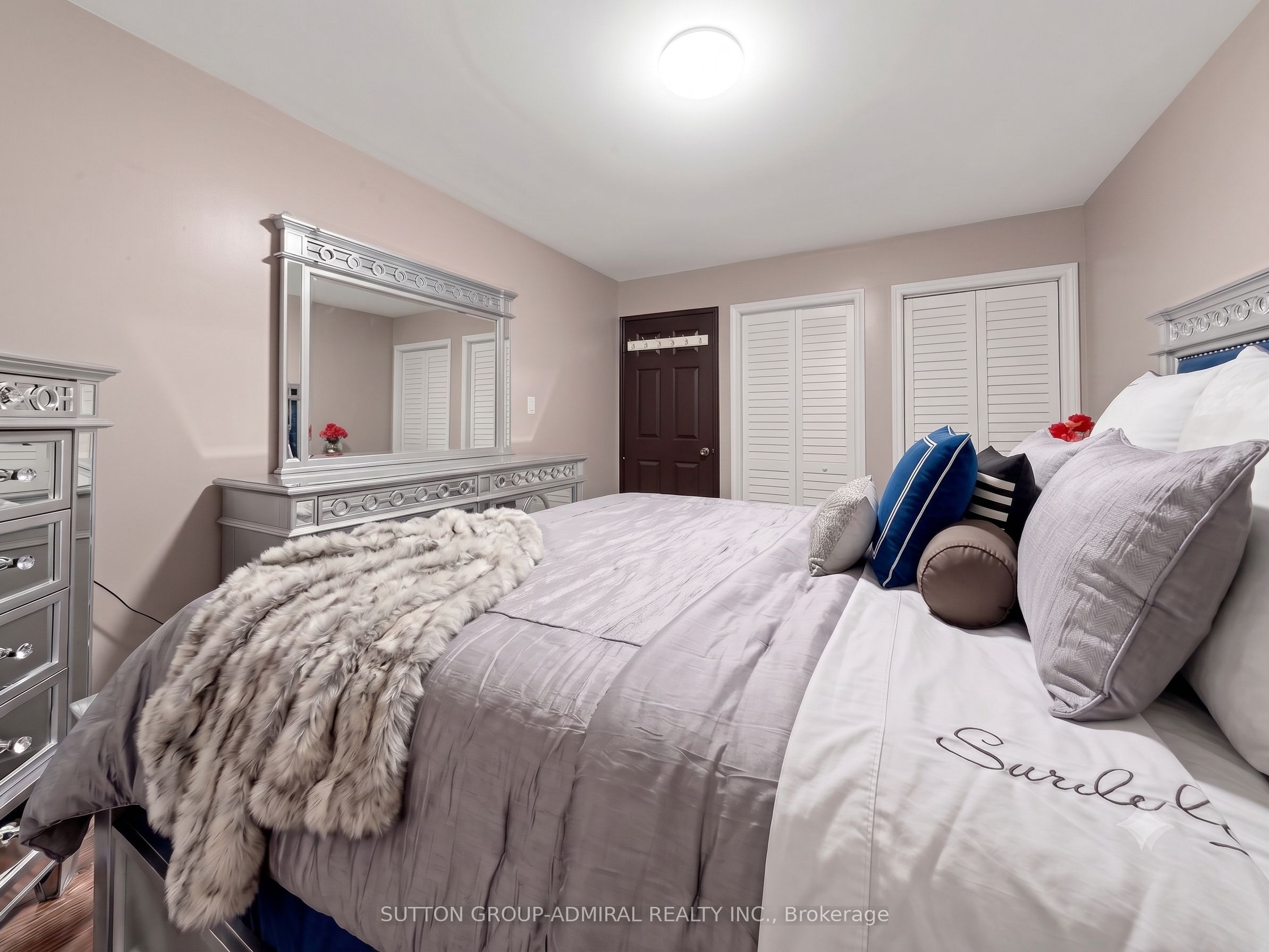 150 Centre Street S Property Photo 17