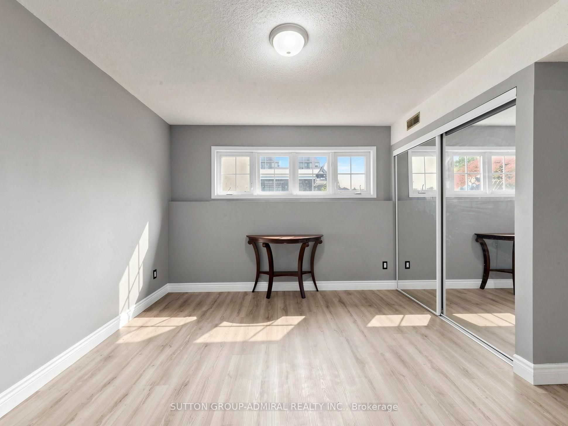 150 Centre Street S Property Photo 23