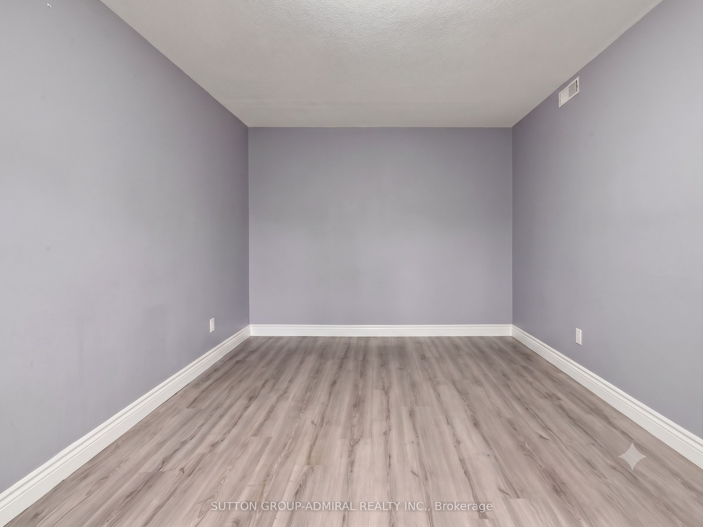 150 Centre Street S Property Photo 24
