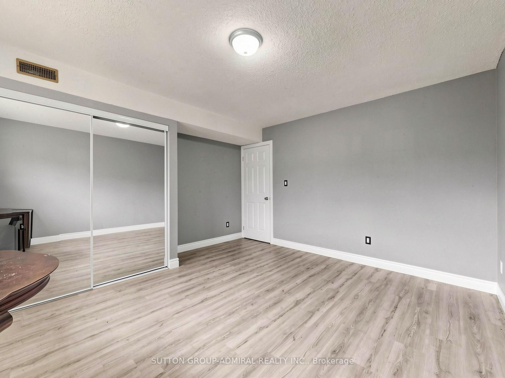 150 Centre Street S Property Photo 25