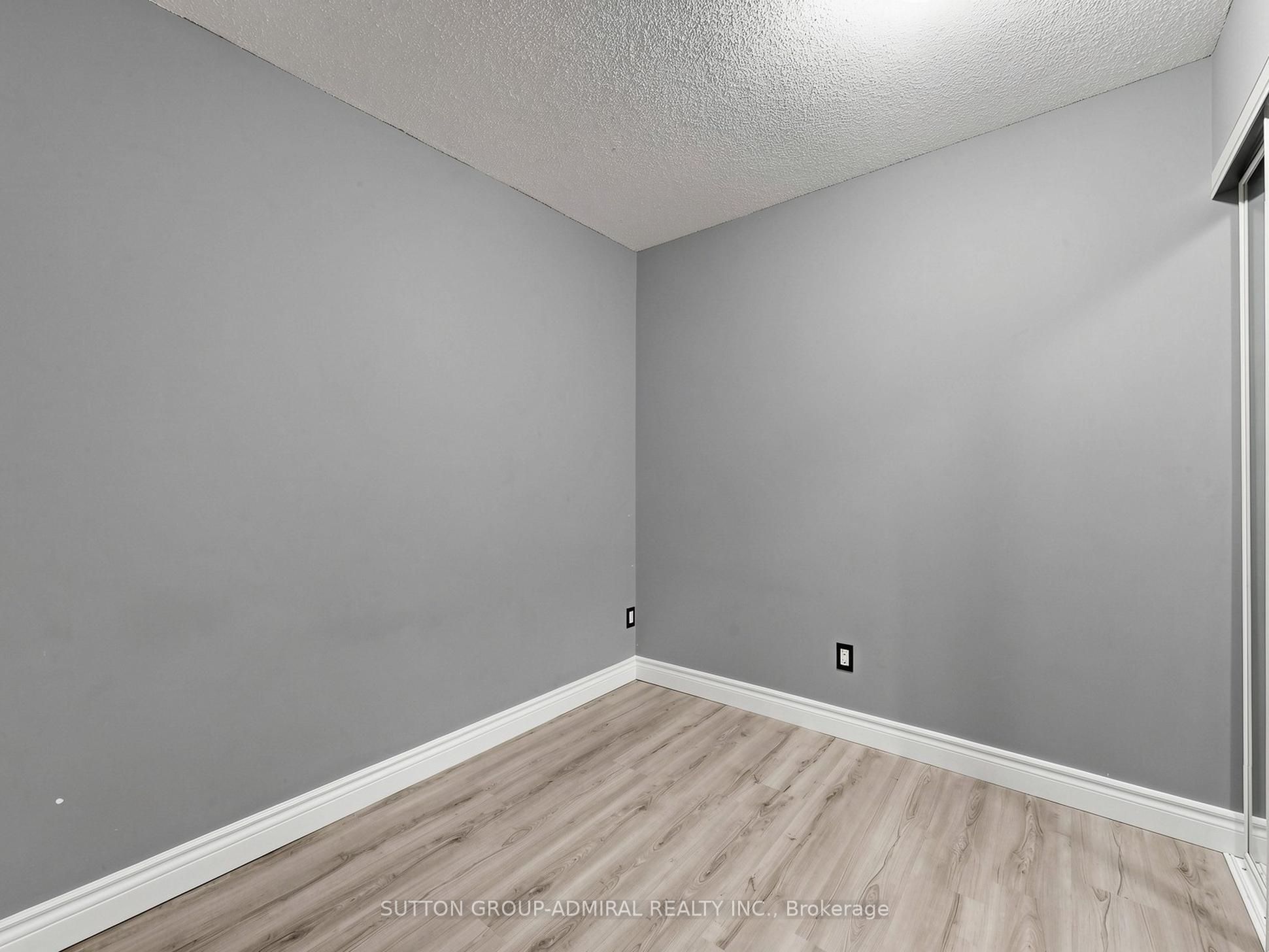 150 Centre Street S Property Photo 30