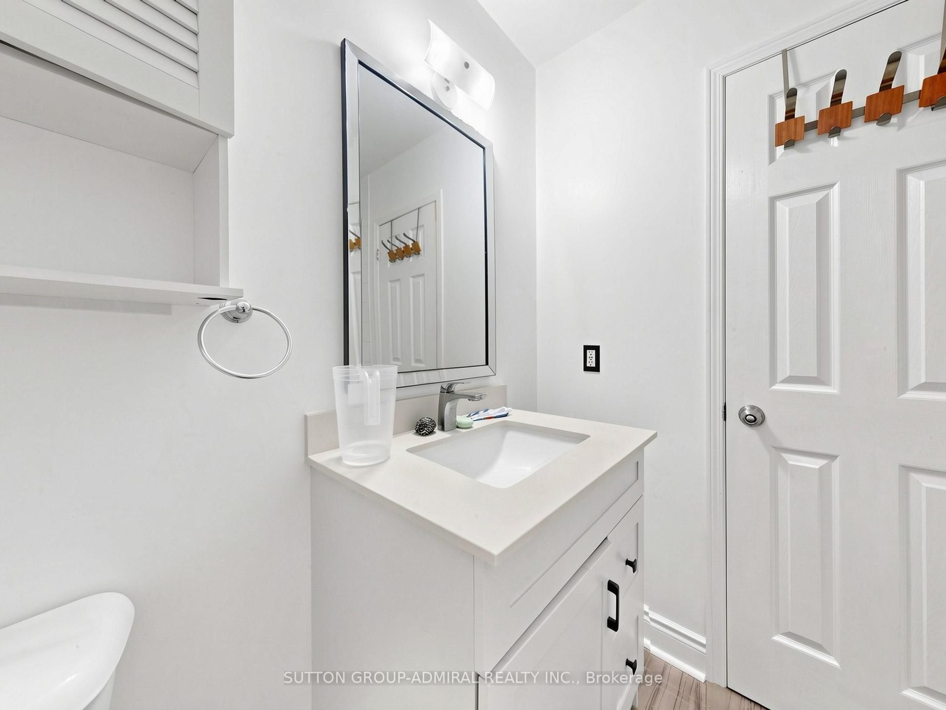 150 Centre Street S Property Photo 33
