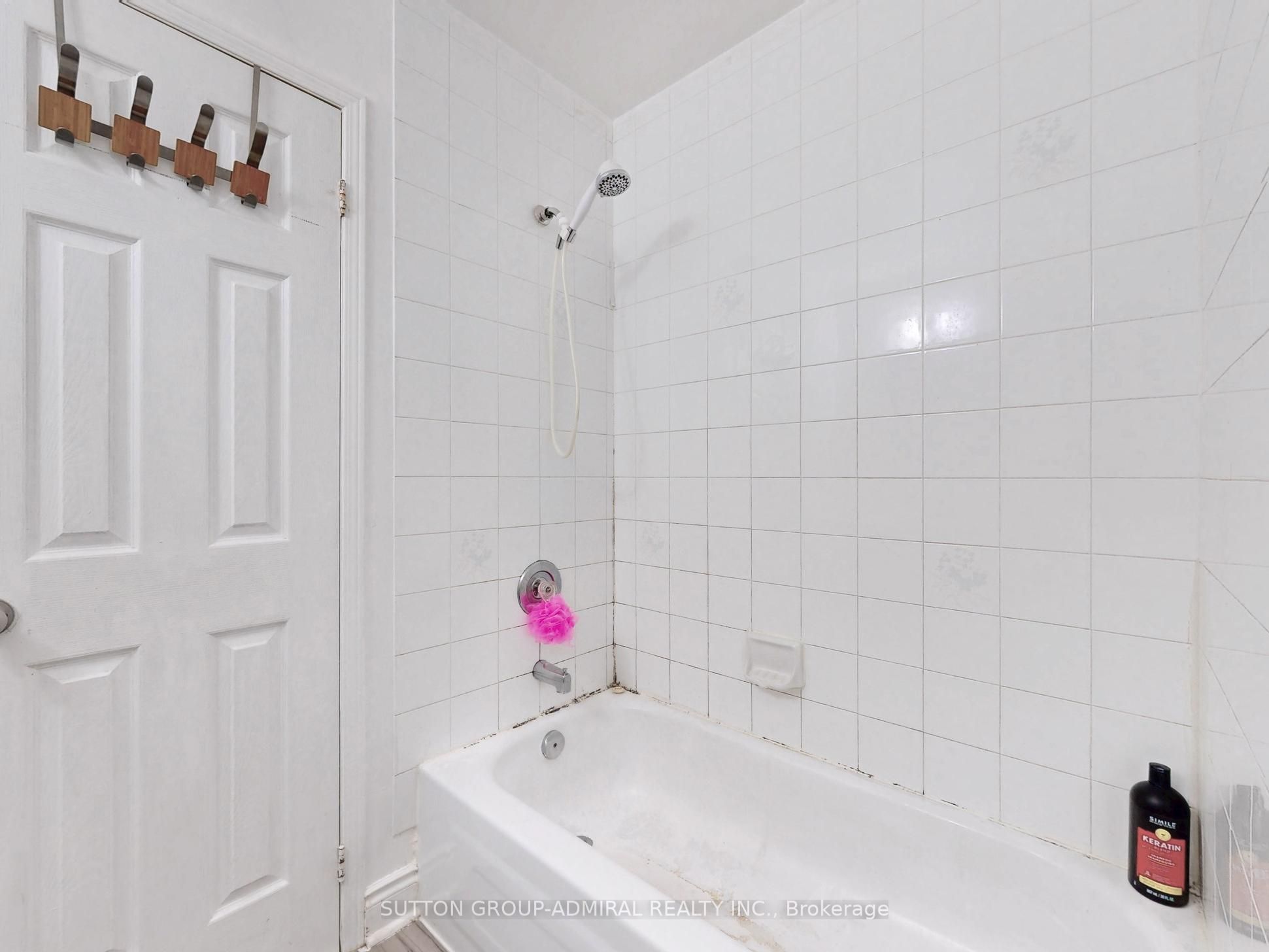 150 Centre Street S Property Photo 35