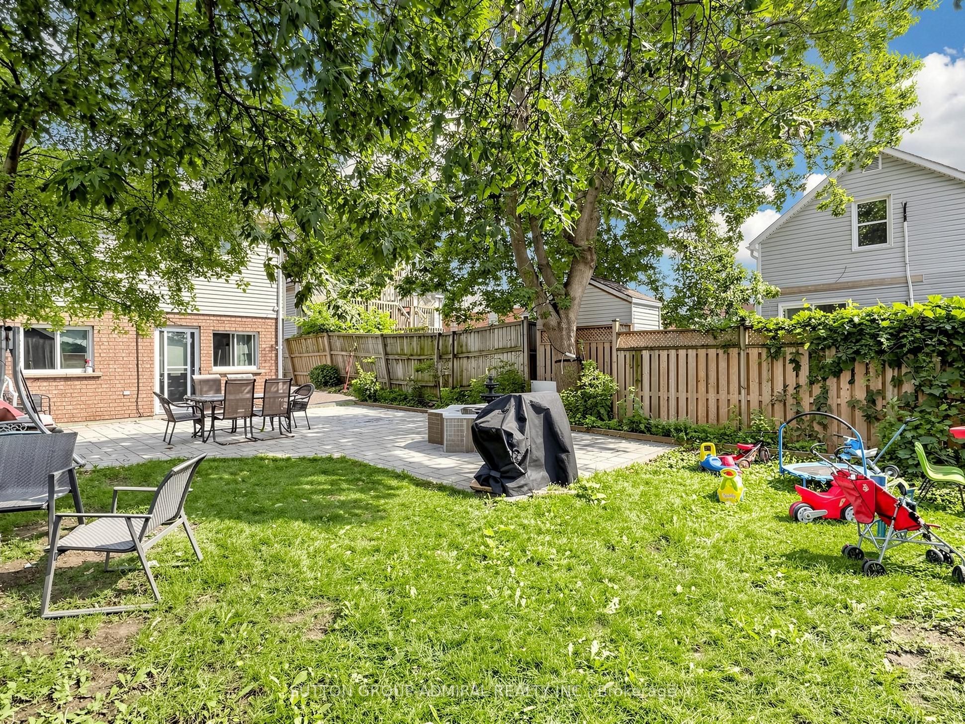 150 Centre Street S Property Photo 41
