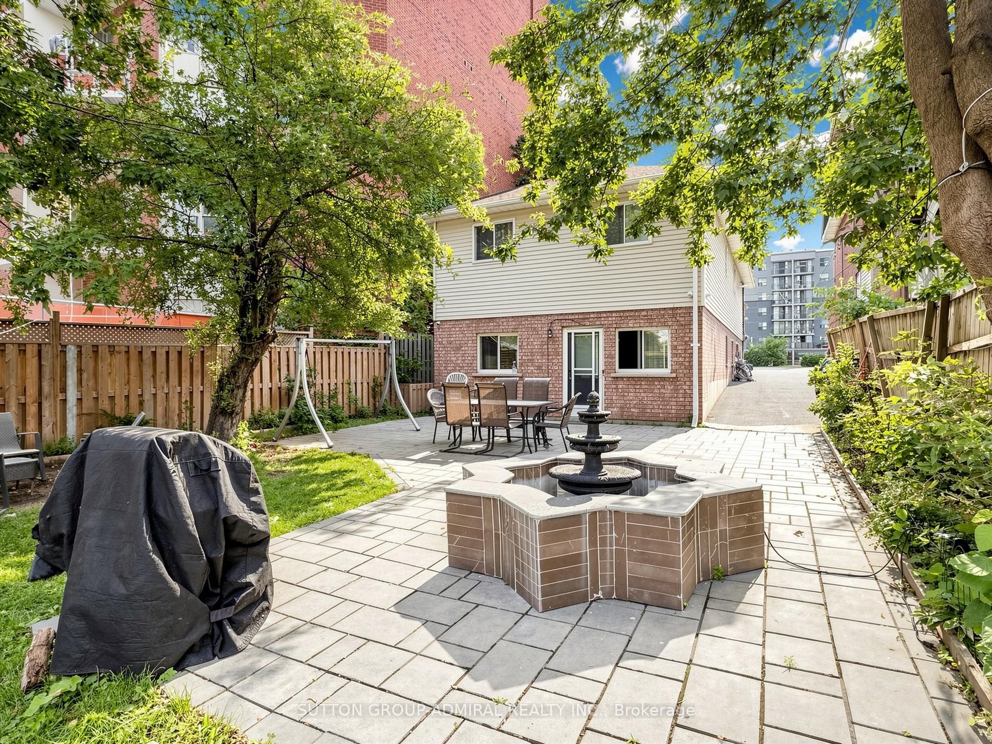 150 Centre Street S Property Photo 42