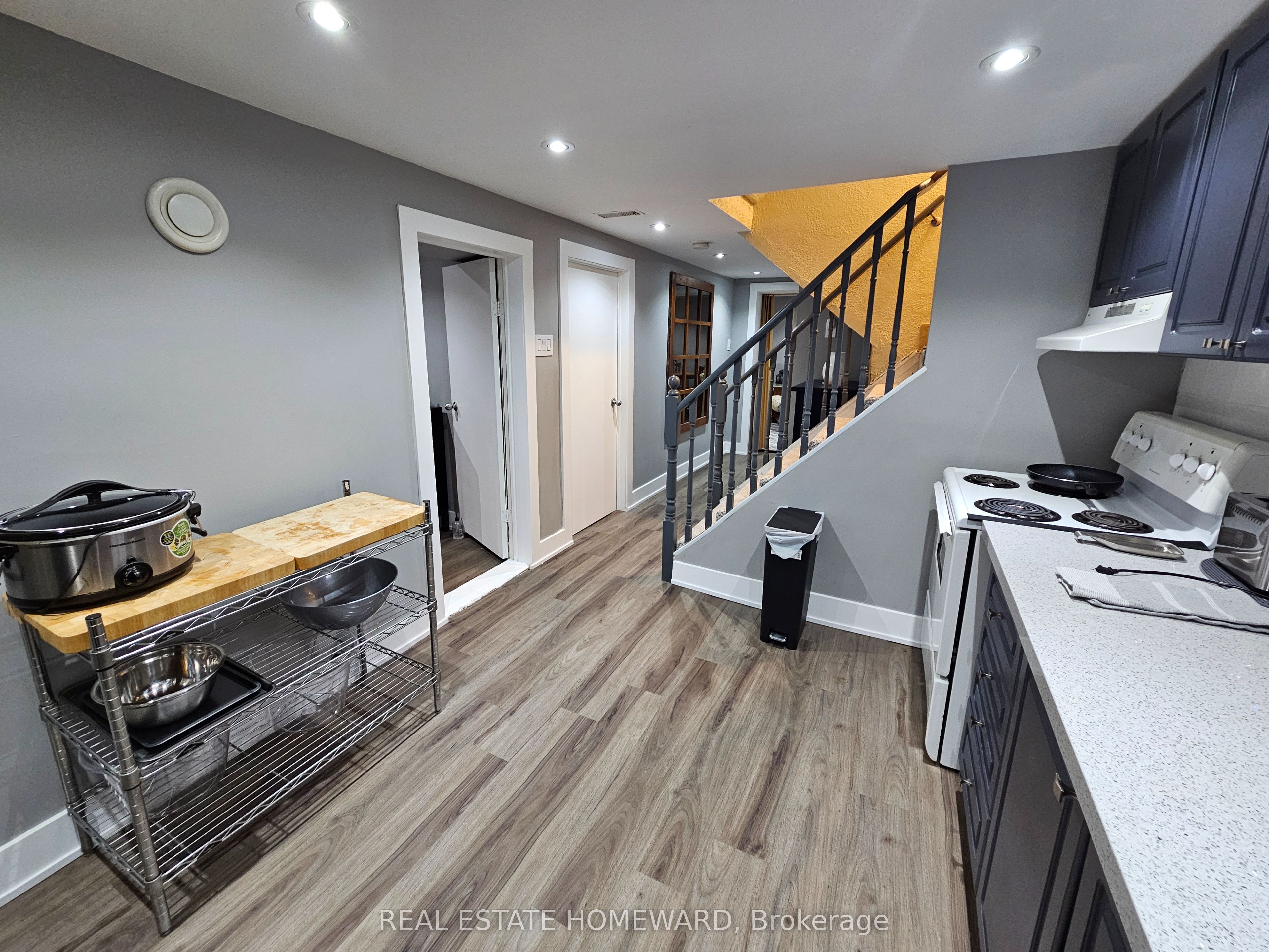 715 Pharmacy Avenue Property Photo 10