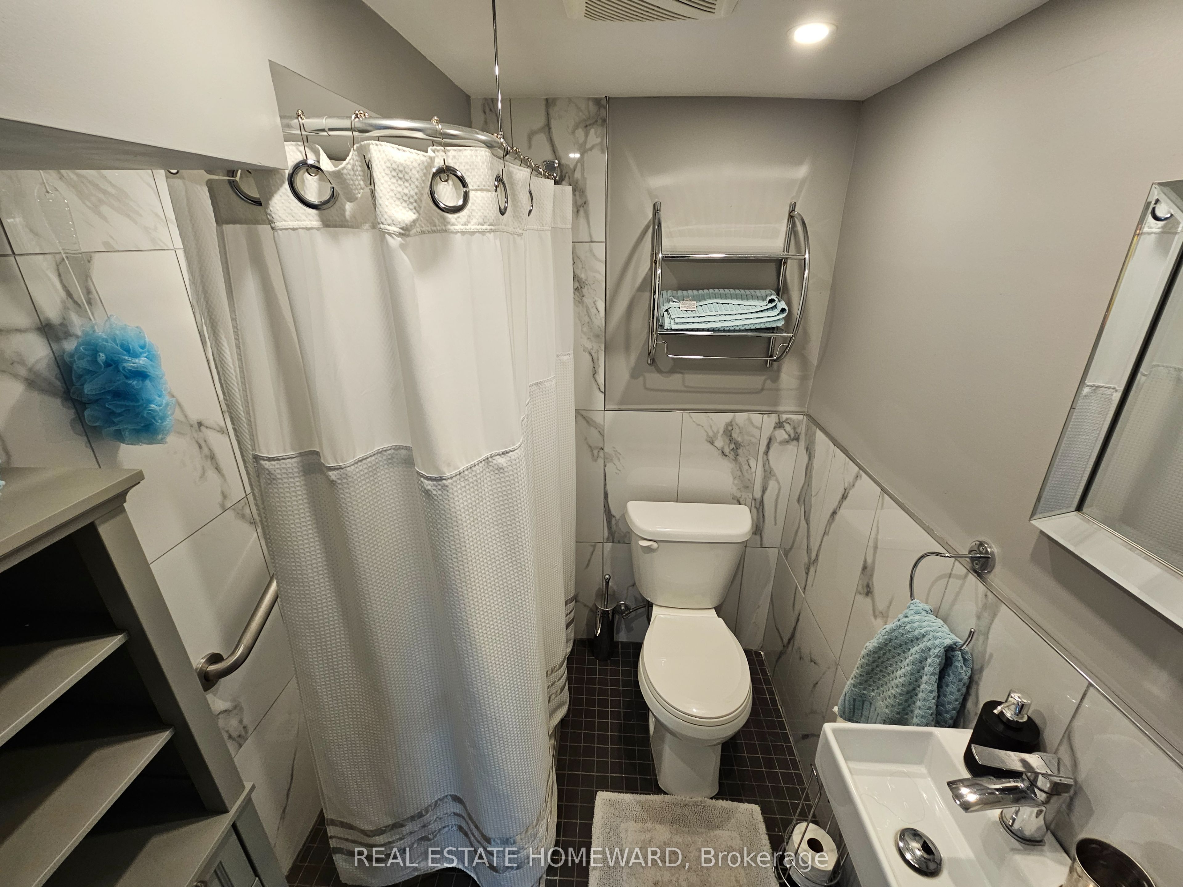 715 Pharmacy Avenue Property Photo 17