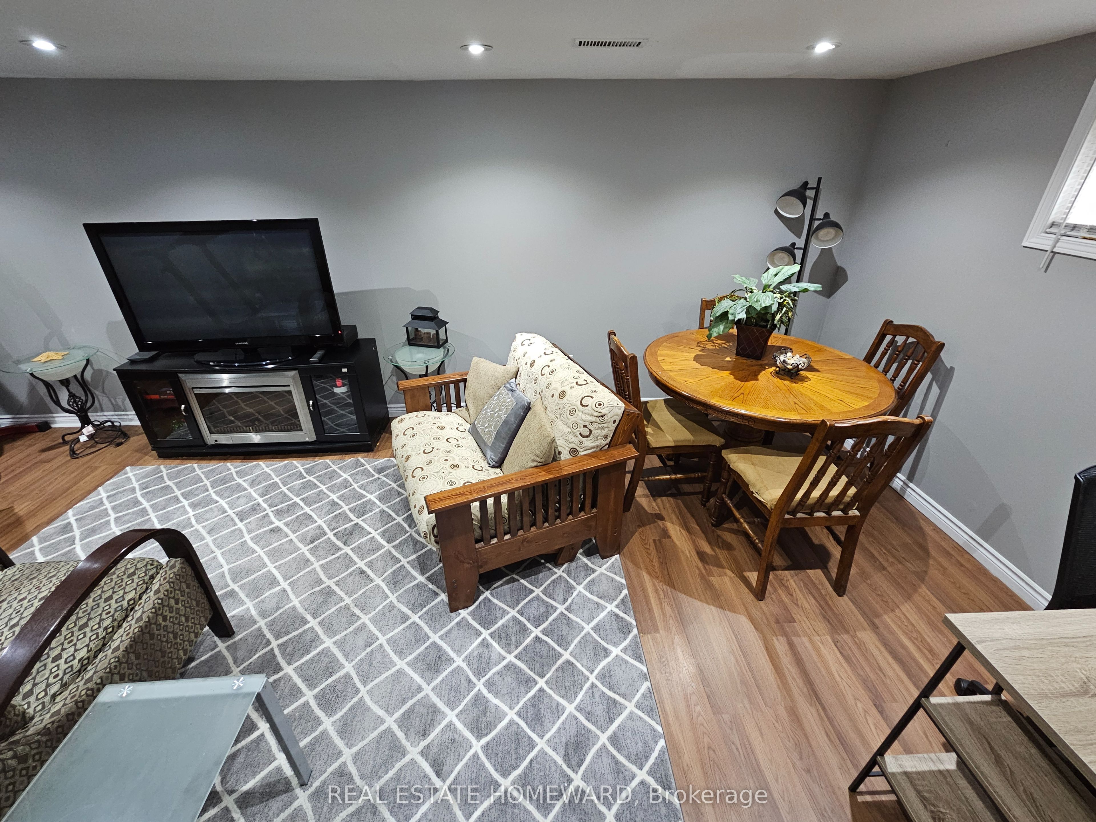 715 Pharmacy Avenue Property Photo 20
