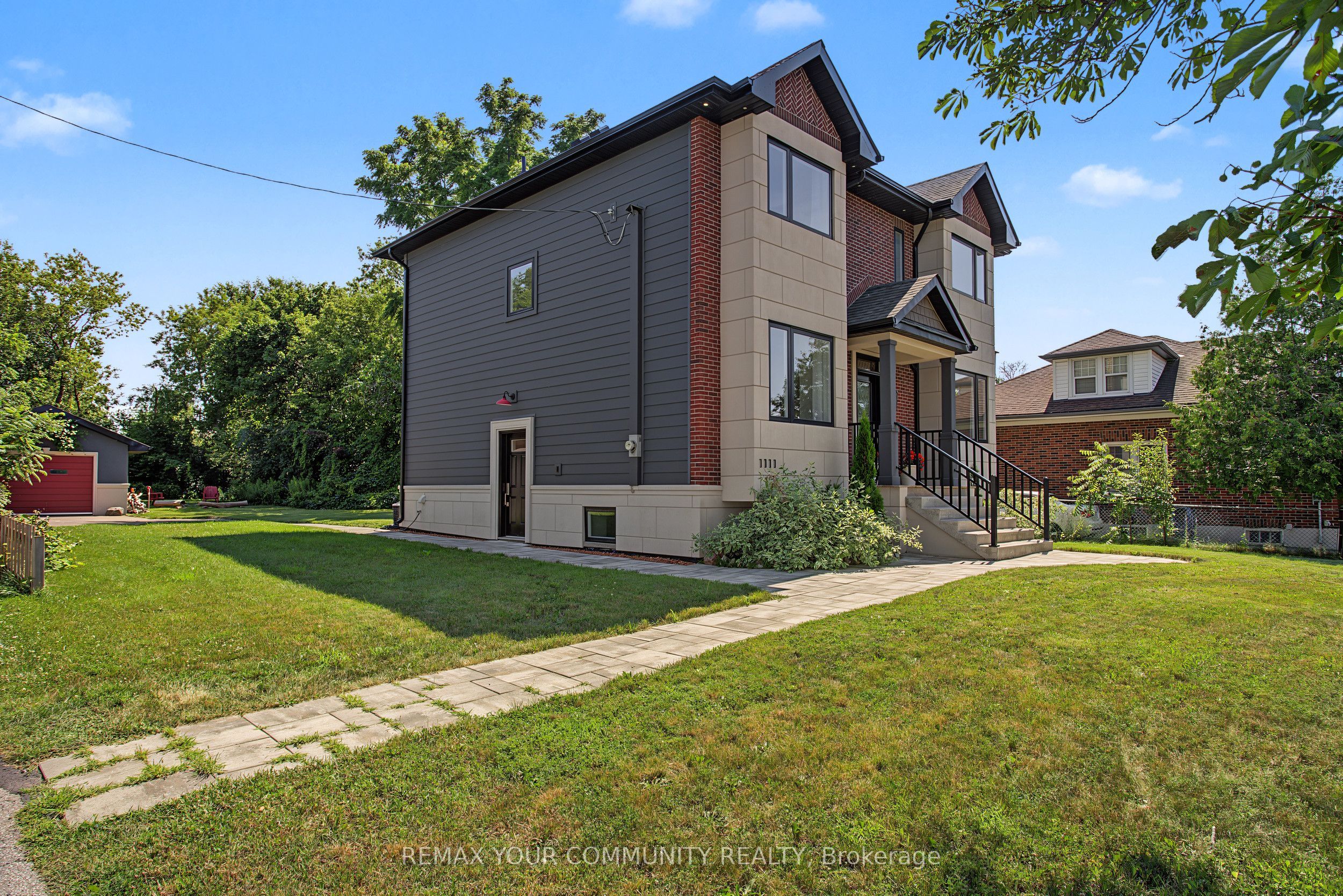 1111 King Street E Property Photo 2
